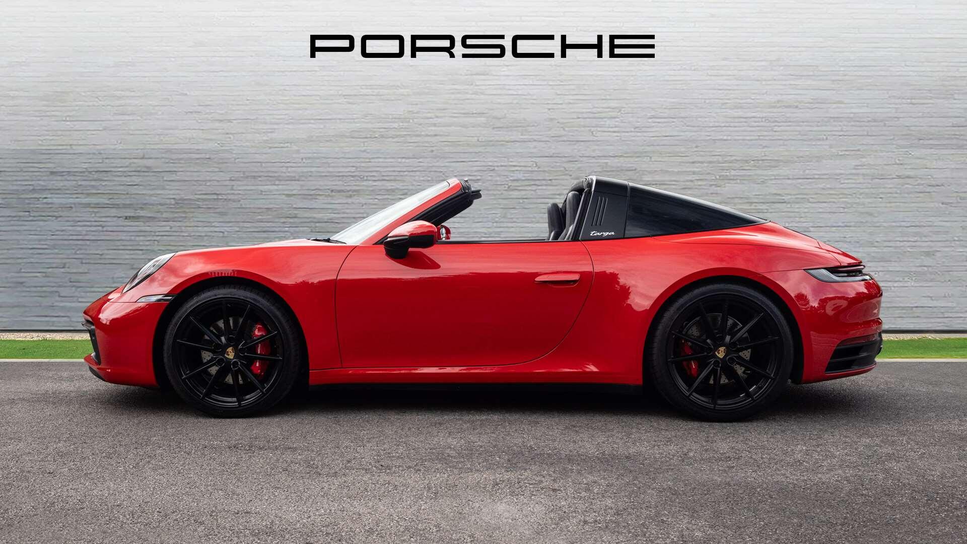 Porsche 911 view 9
