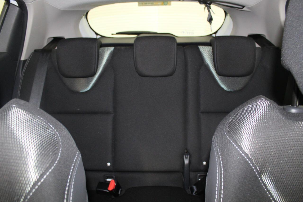 Renault Clio view 50