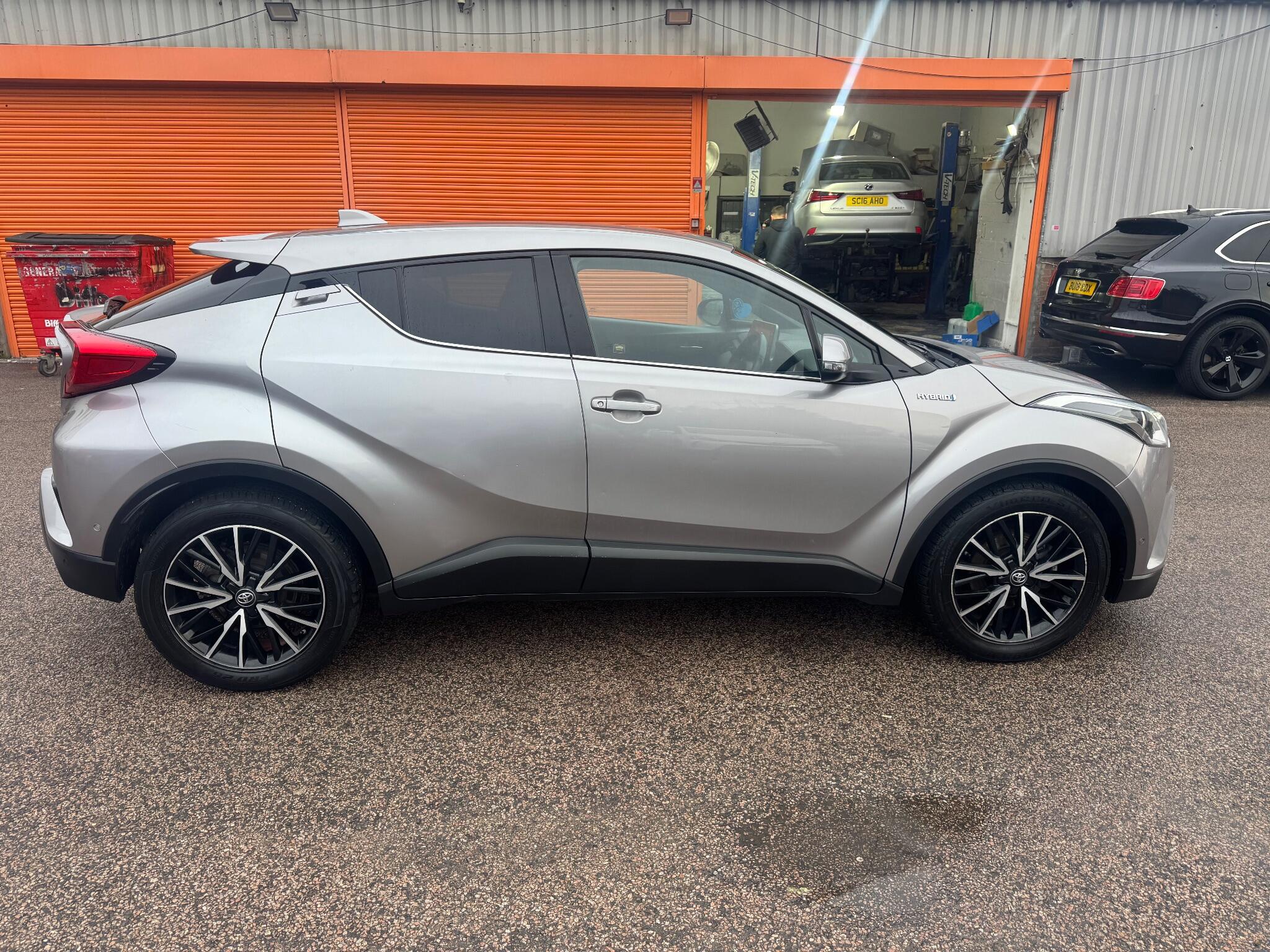 Toyota C-HR view 7