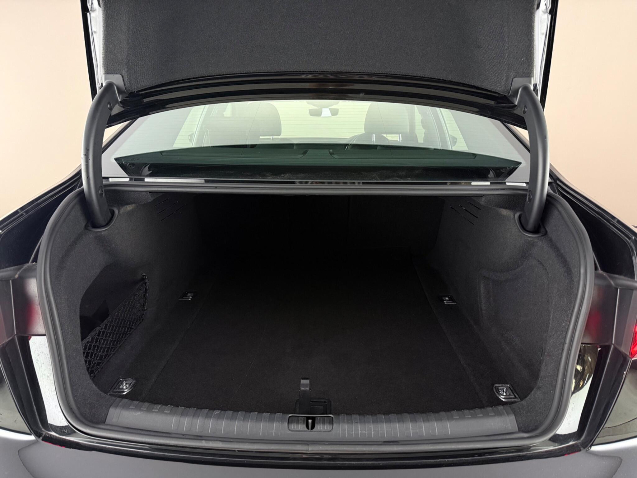 Audi A6 view 10
