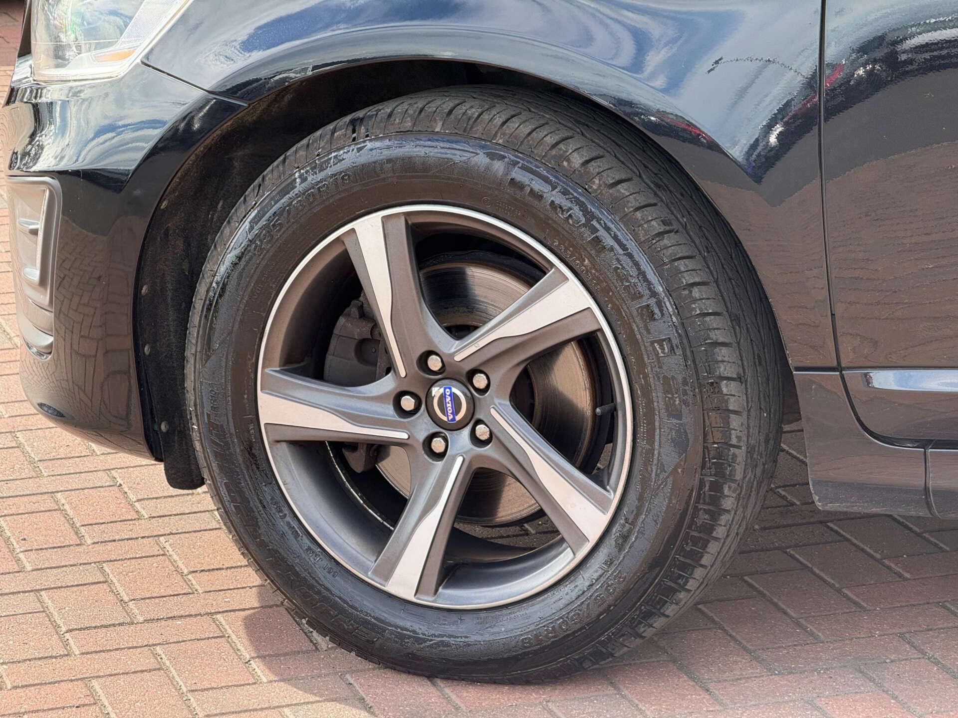 Volvo XC60 view 10