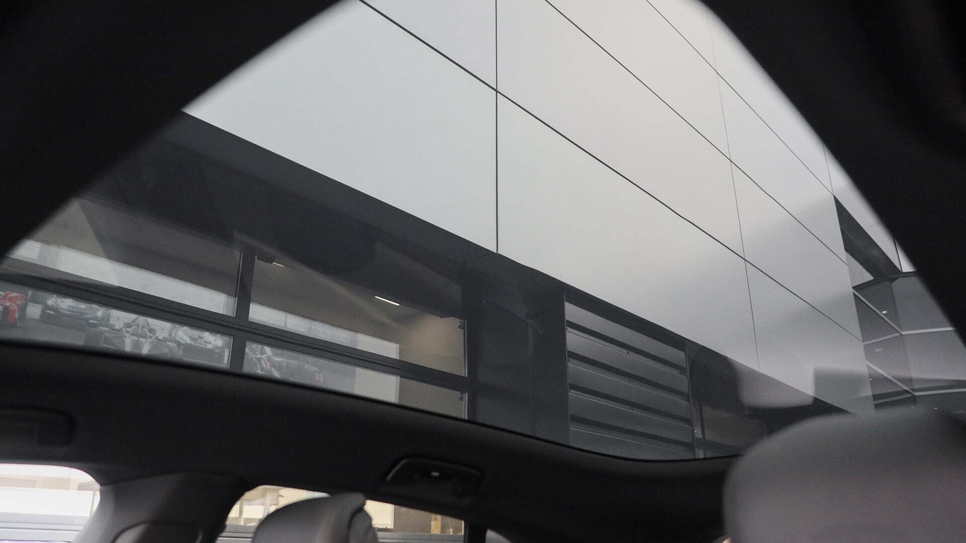 Porsche Taycan view 8