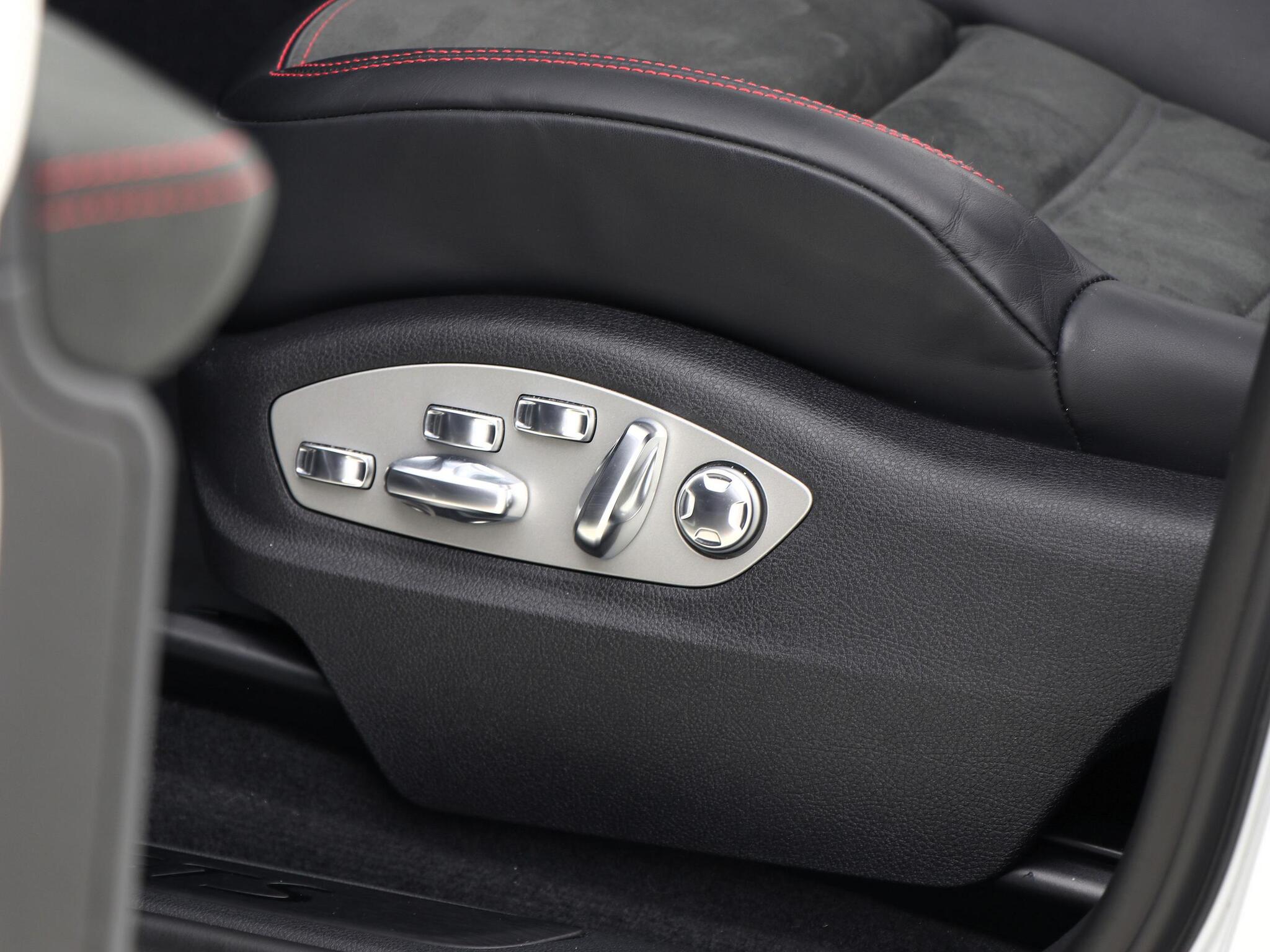Porsche Macan view 48