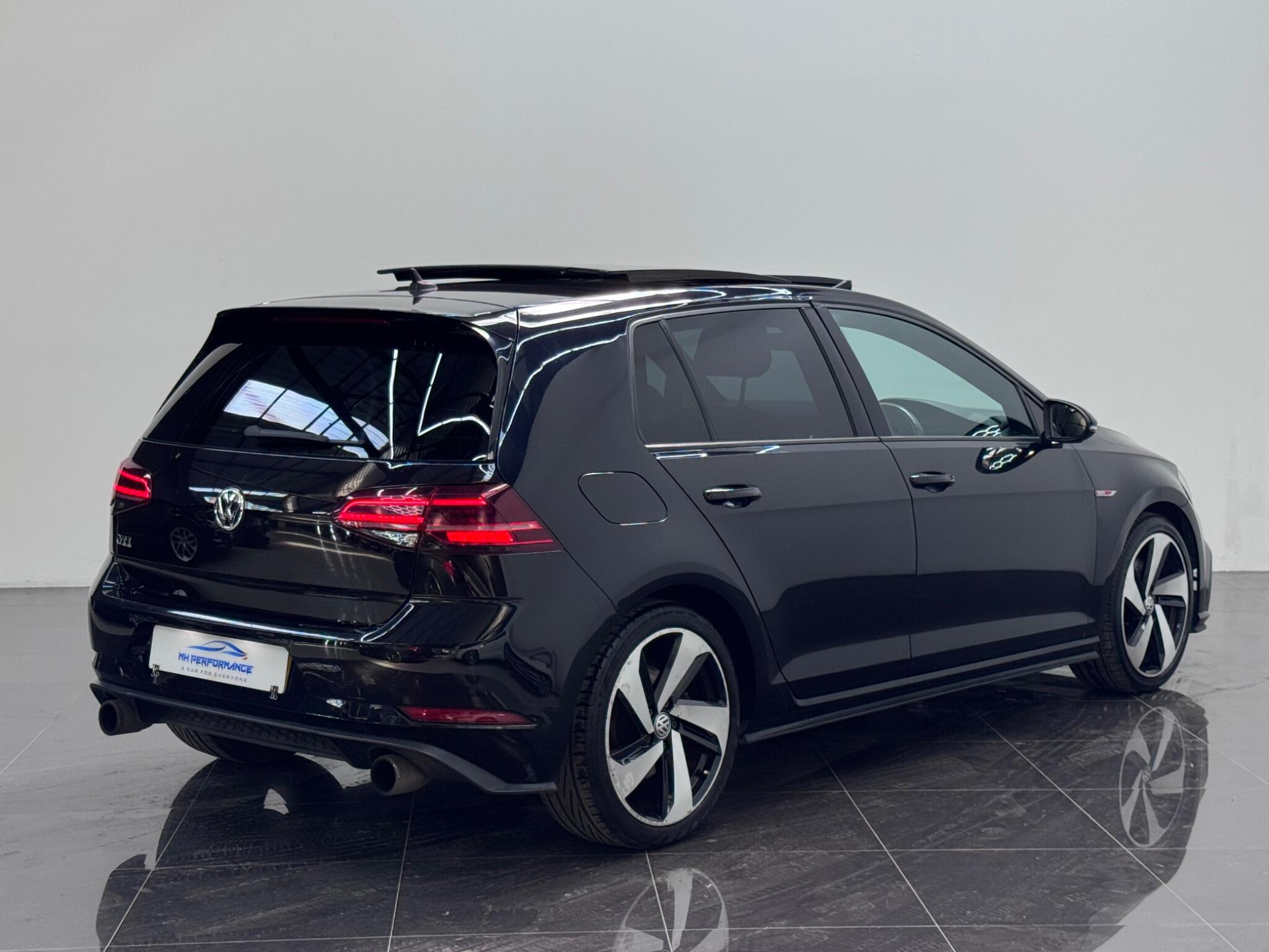 Volkswagen Golf view 8
