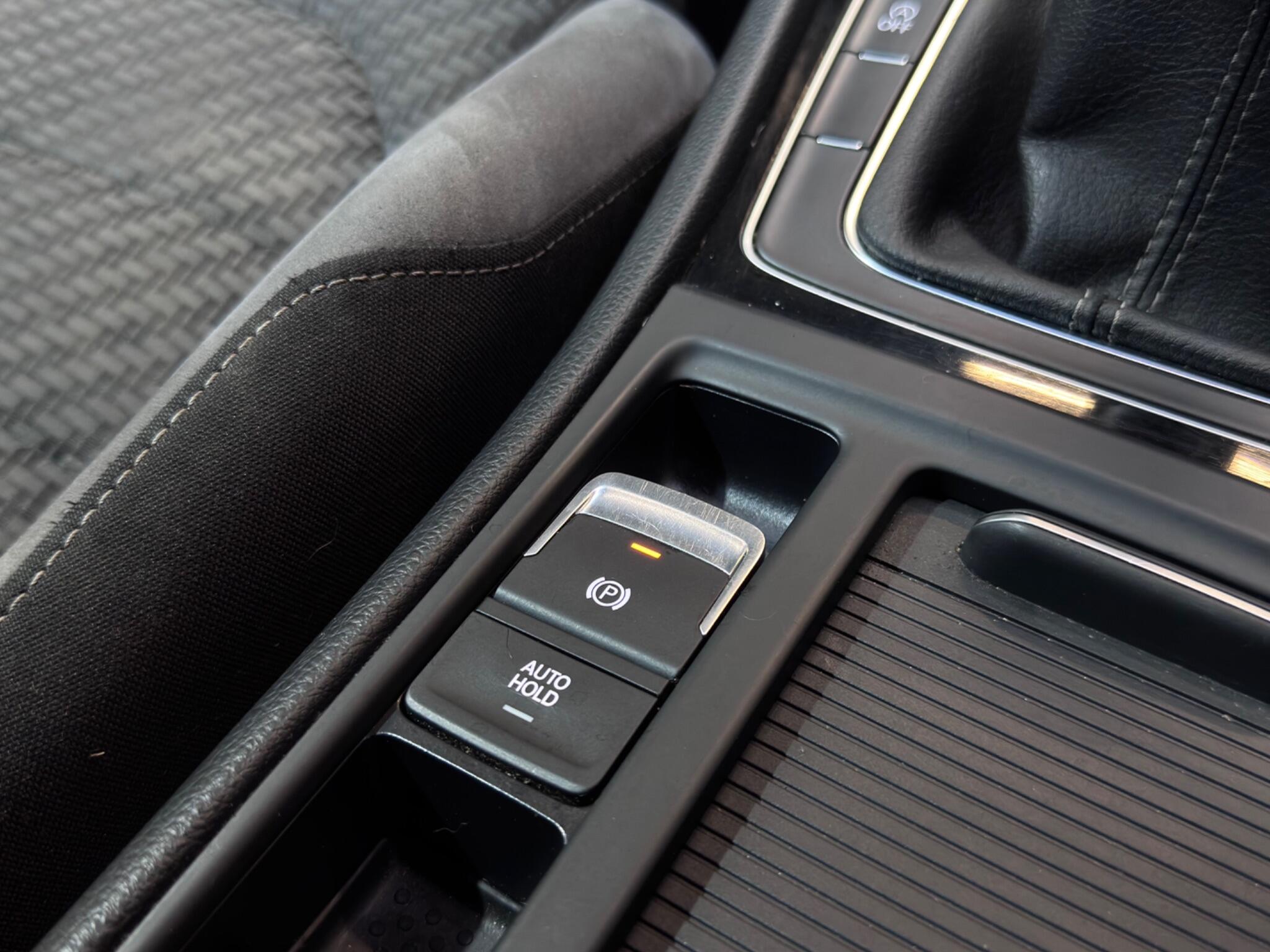 Volkswagen Golf view 33