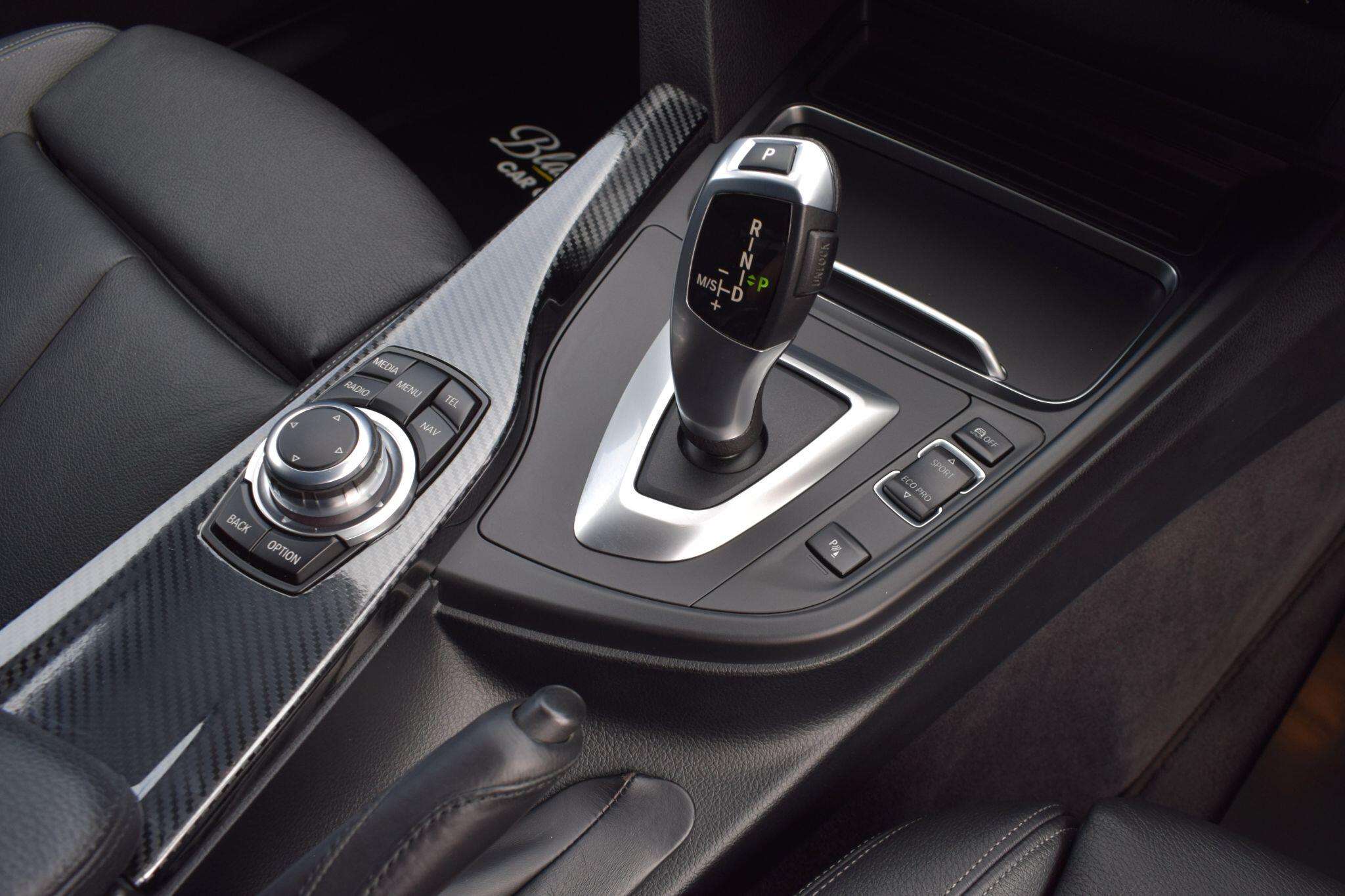 BMW 3 Series view 11