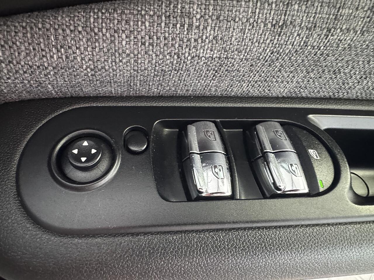 Mini Clubman view 24