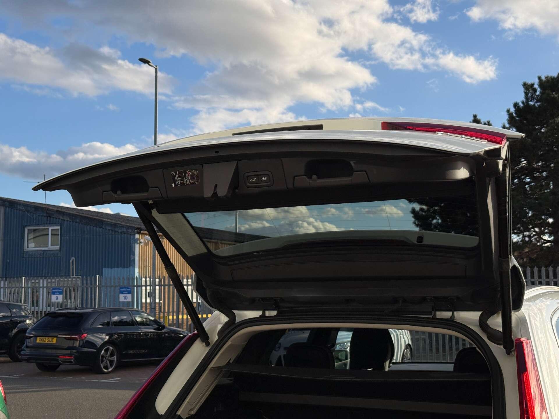 Volvo XC60 view 24