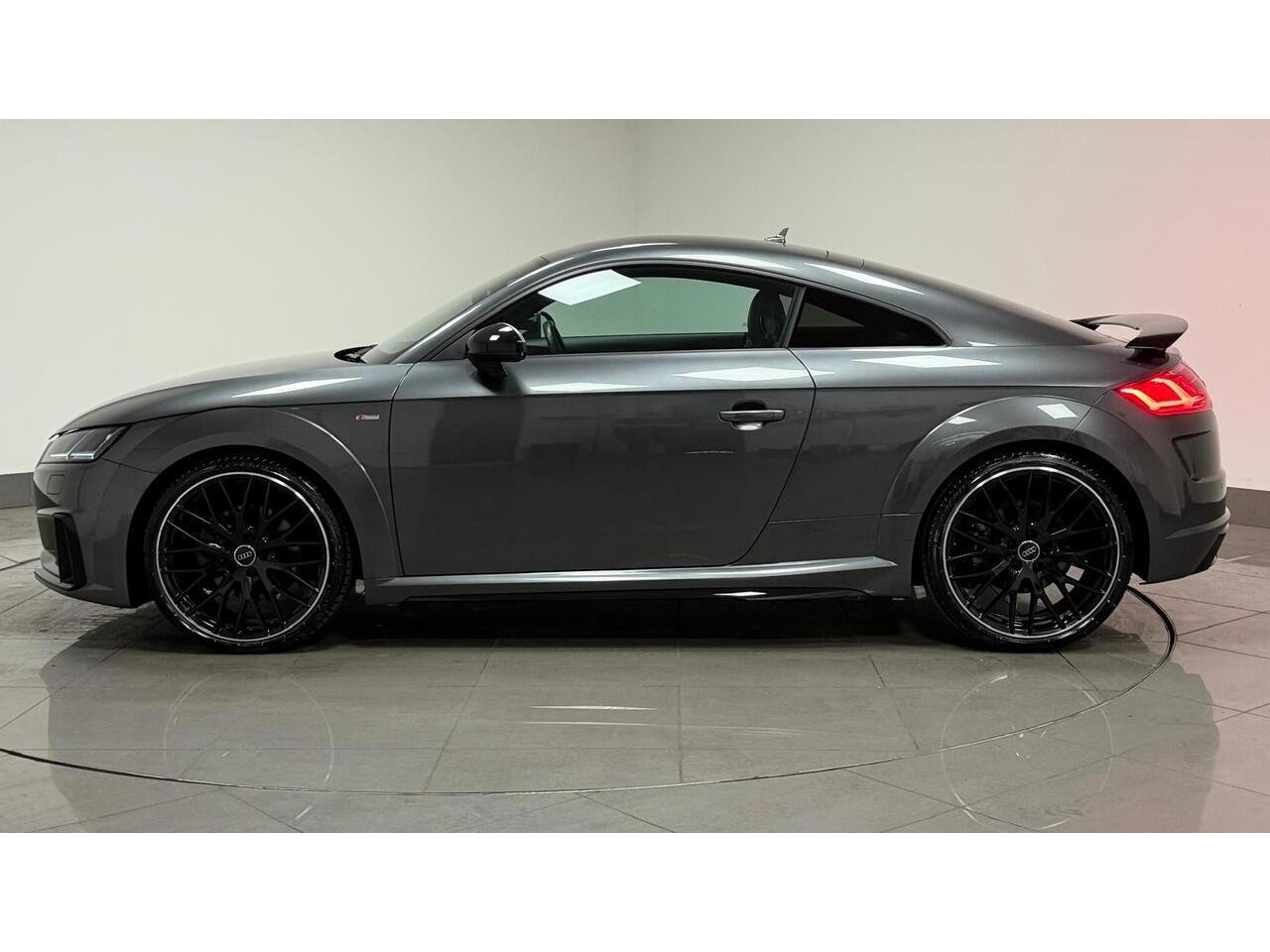 Audi TT view 4