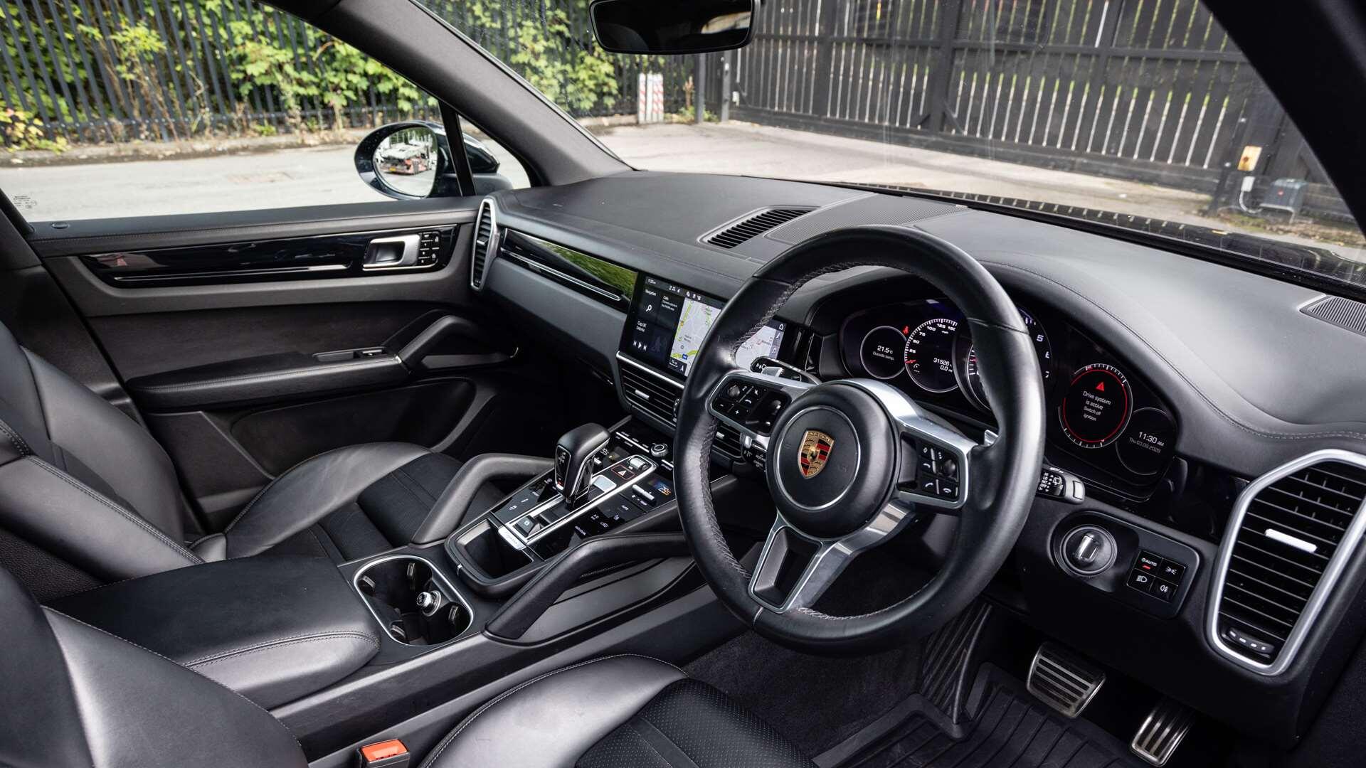 Porsche Cayenne view 14