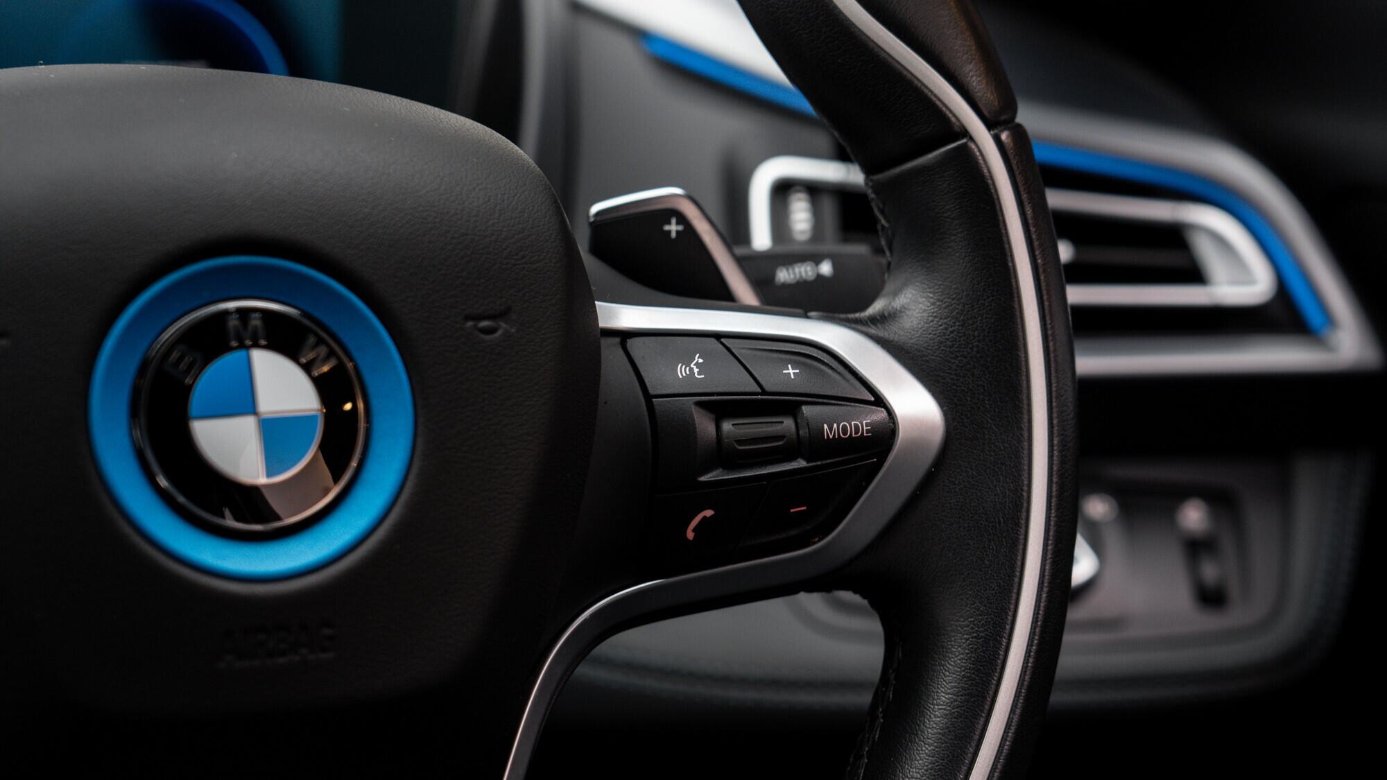 BMW I8 view 25