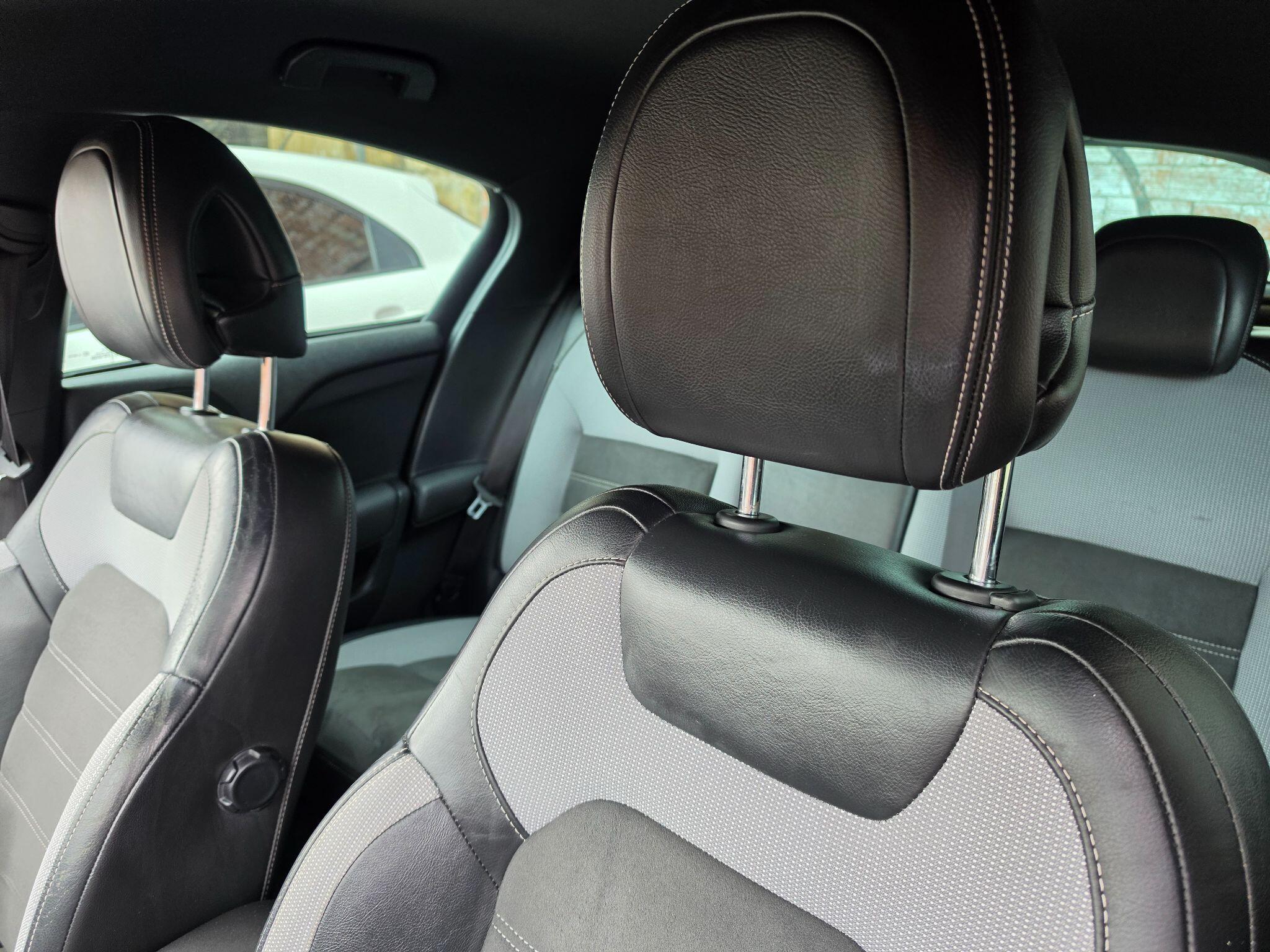 DS Automobiles DS 4 Crossback view 21