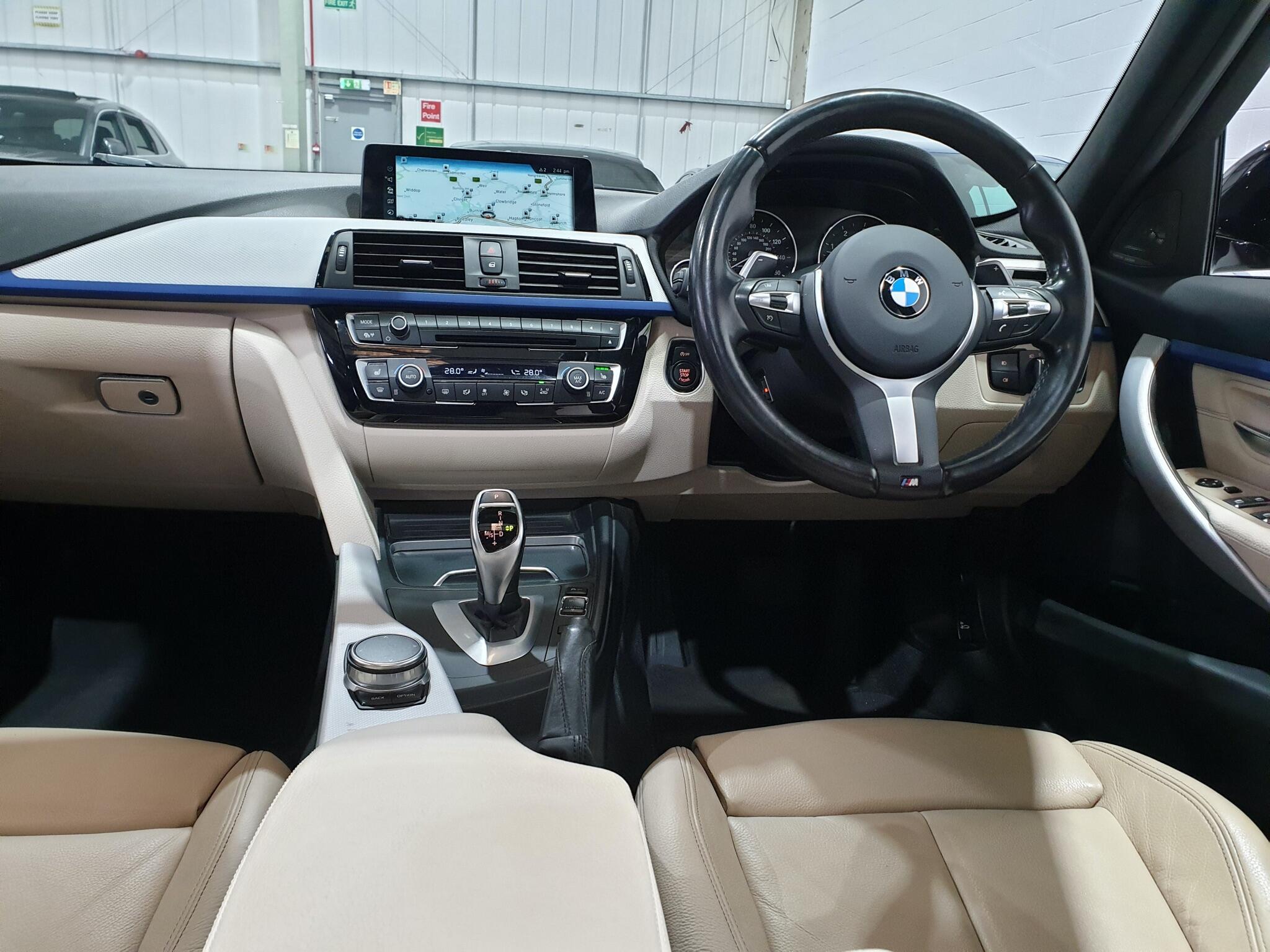 BMW 3 Series view 54