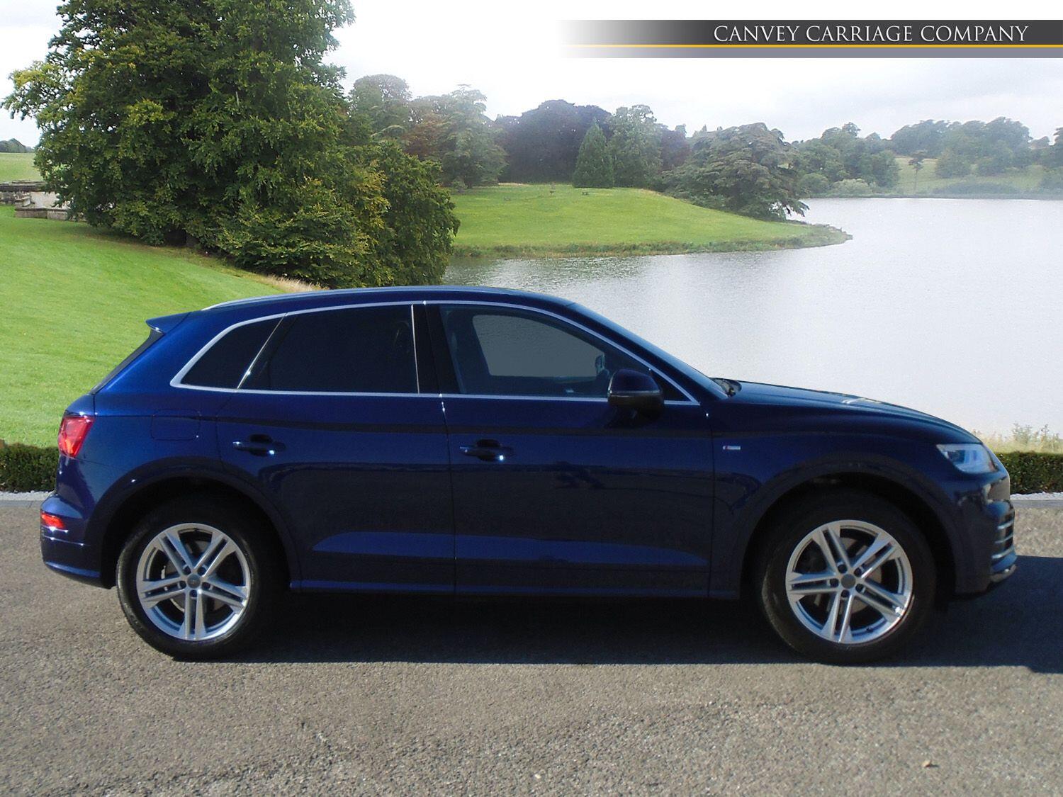 Audi Q5 view 5
