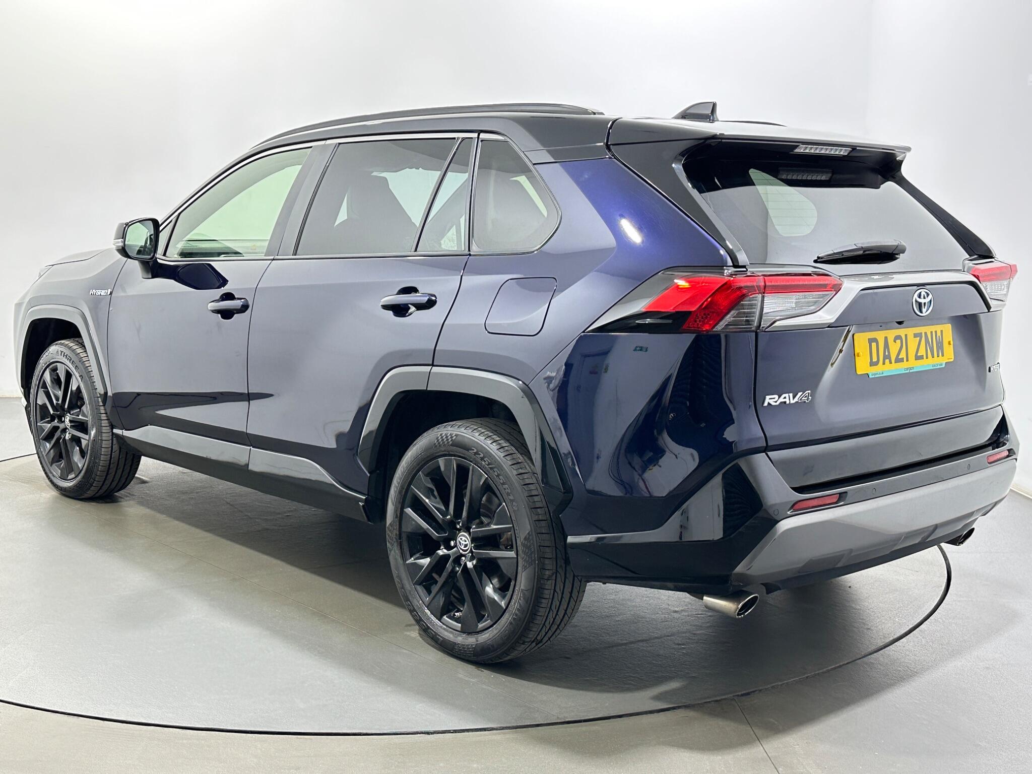 Toyota Rav4 view 6