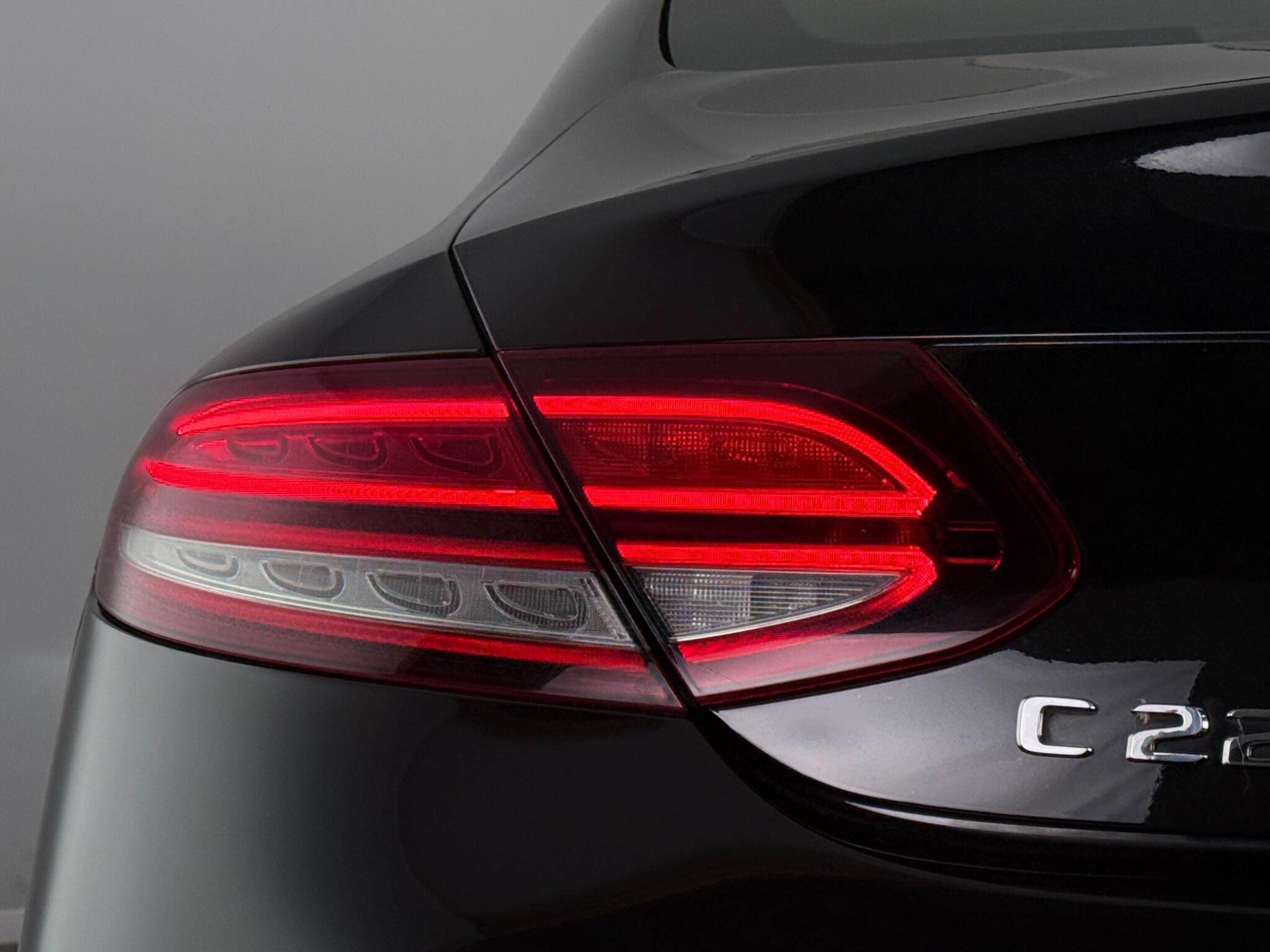 Mercedes-Benz C-Class view 6