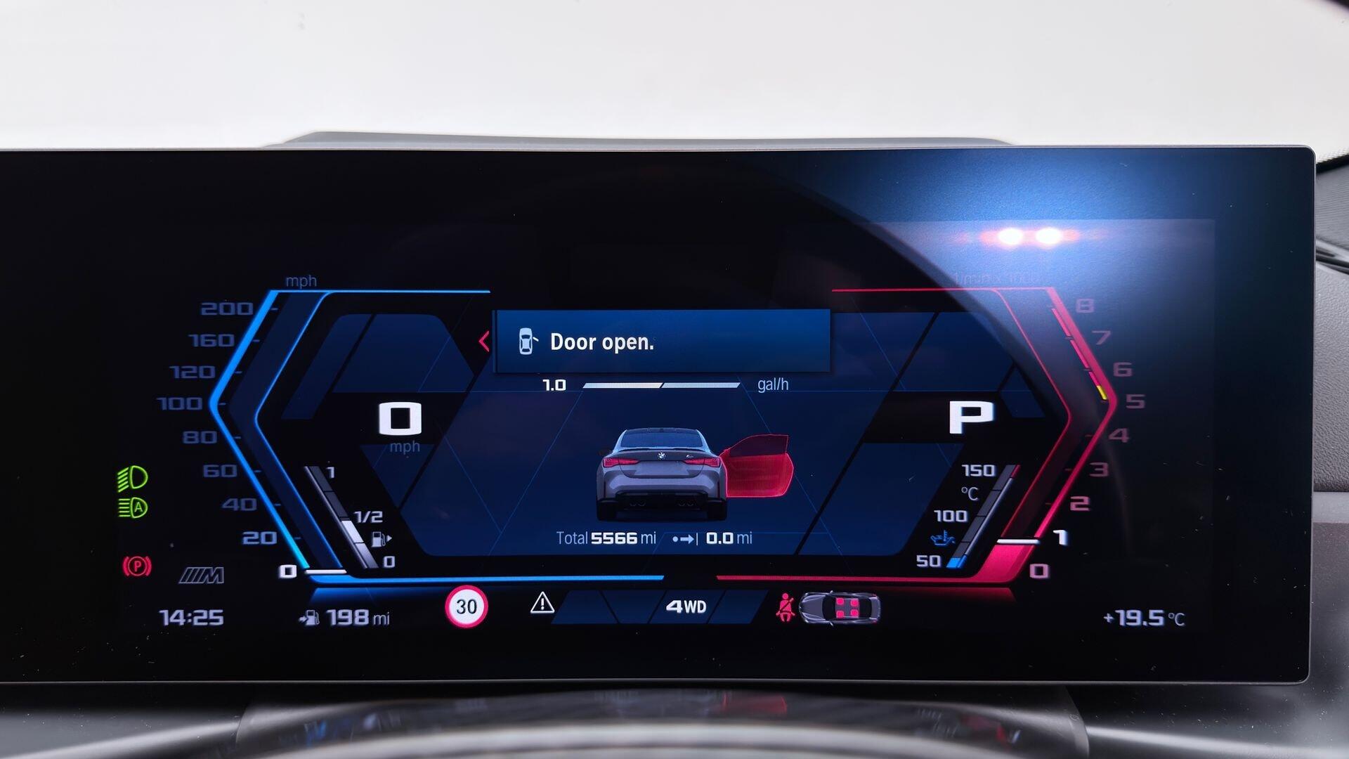 BMW M4 view 9