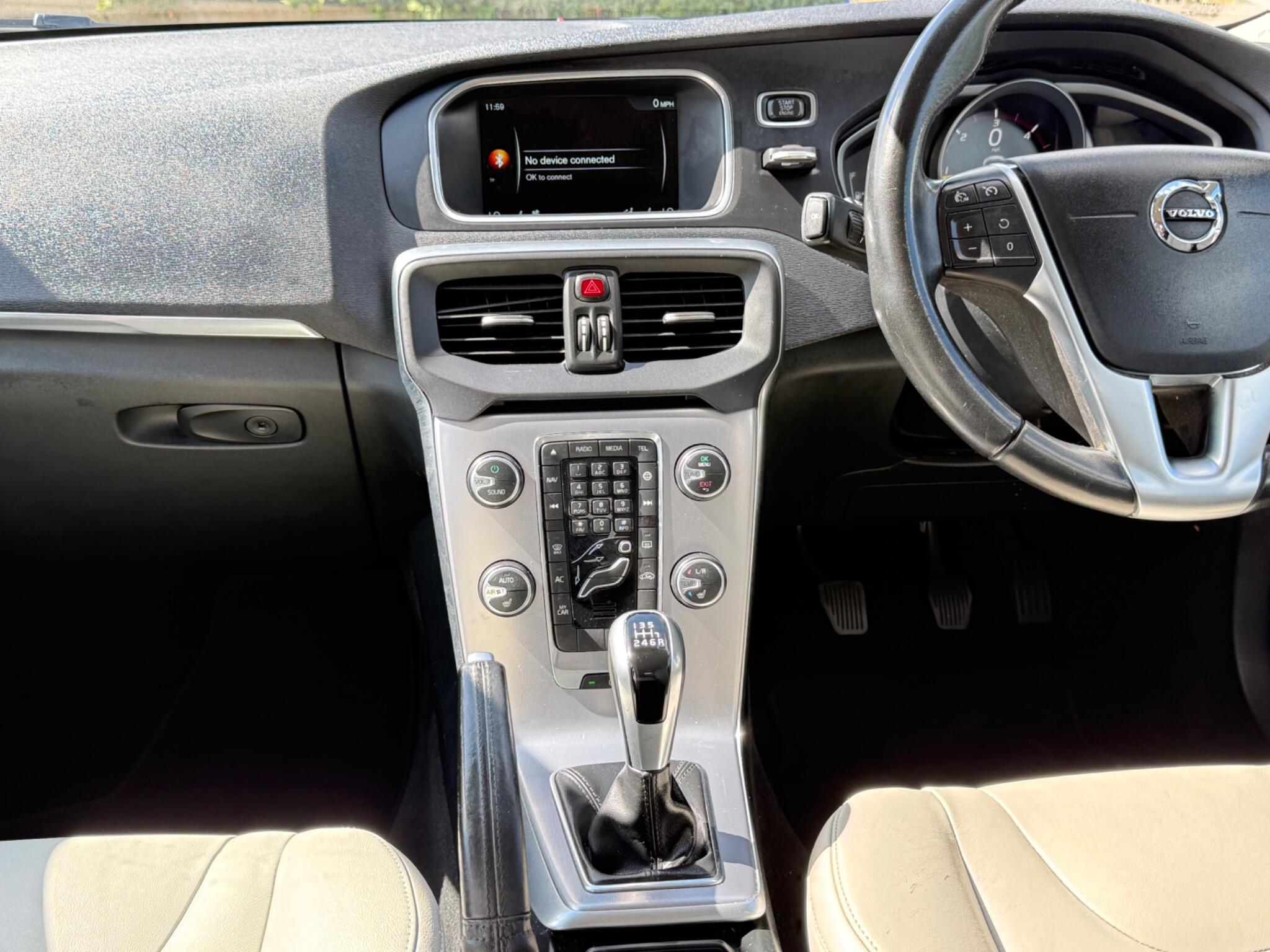 Volvo V40 view 12