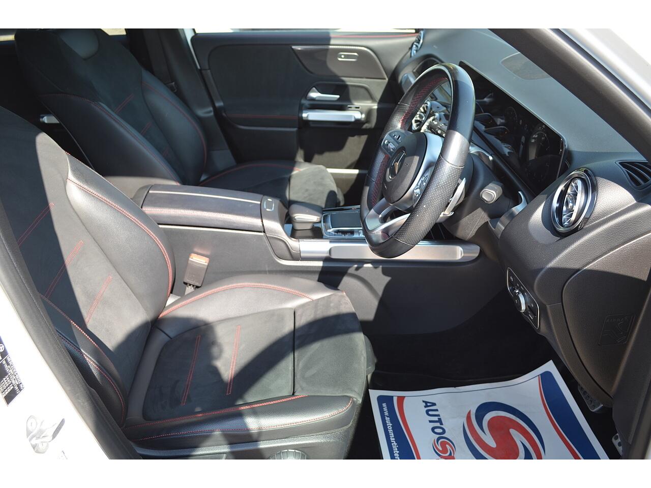 Mercedes-Benz GLB view 13
