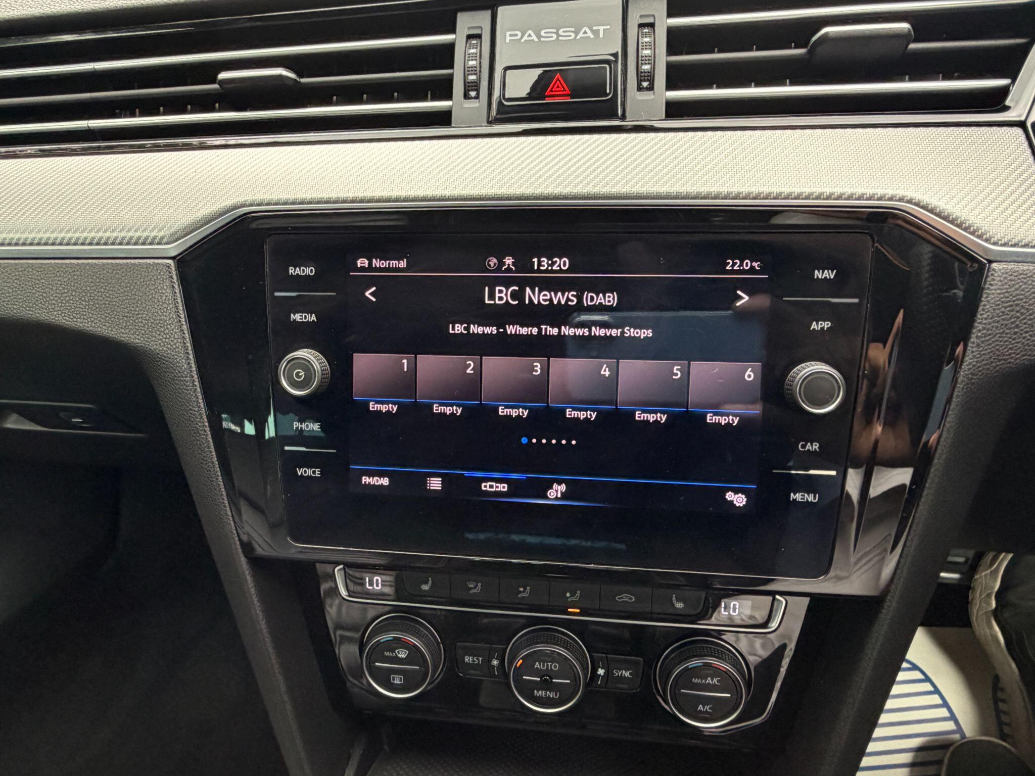 Volkswagen Passat view 18