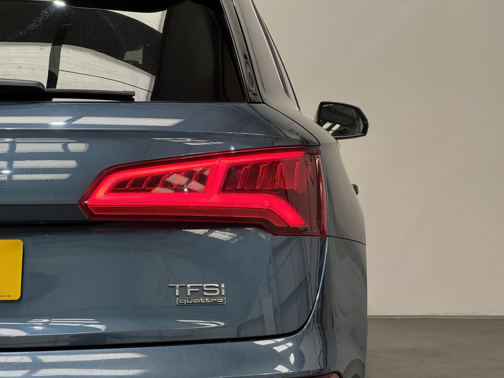 Audi Q5 view 15