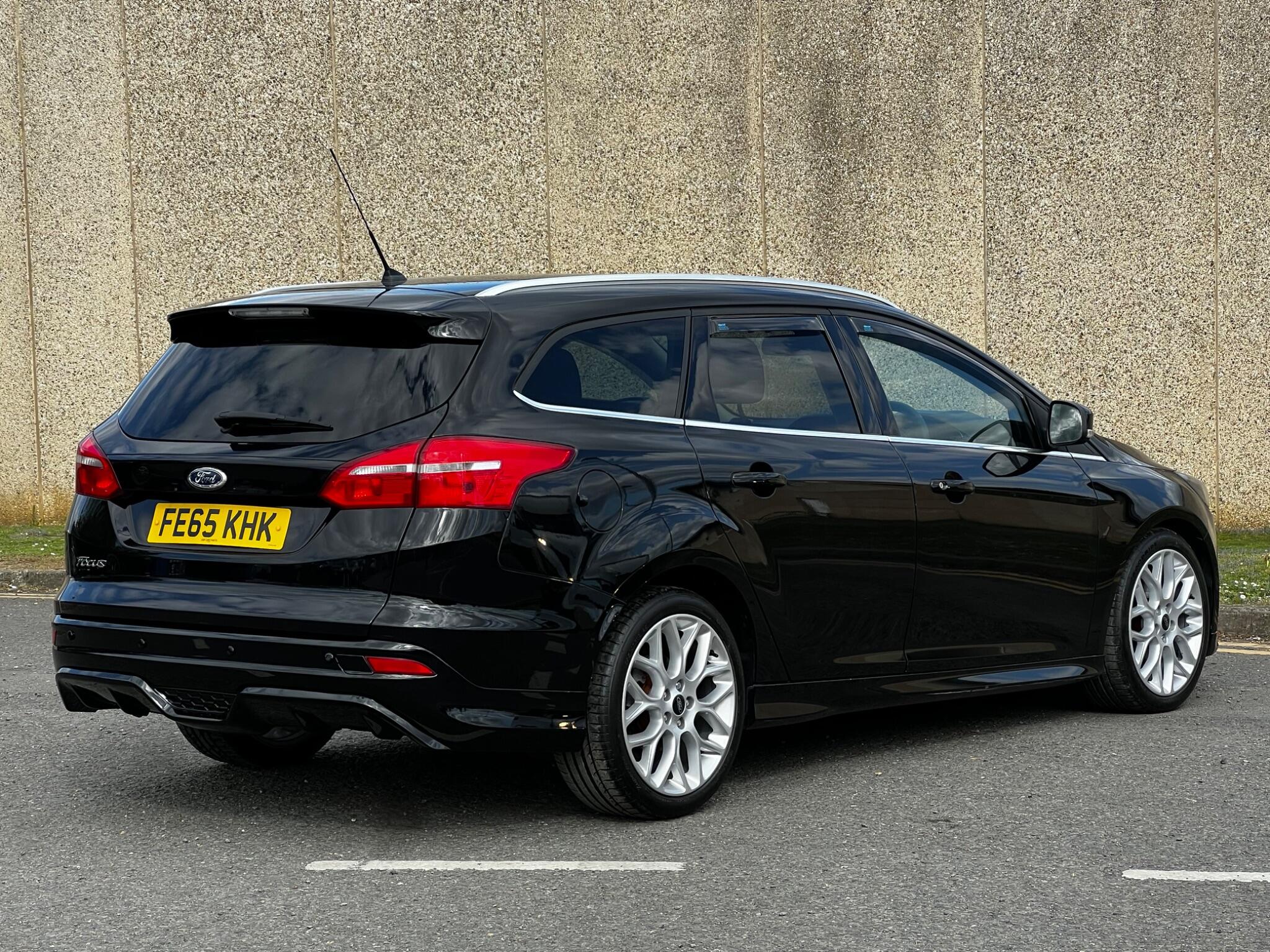 Ford Focus view 11