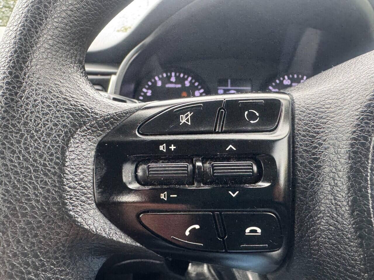 Kia Rio view 32