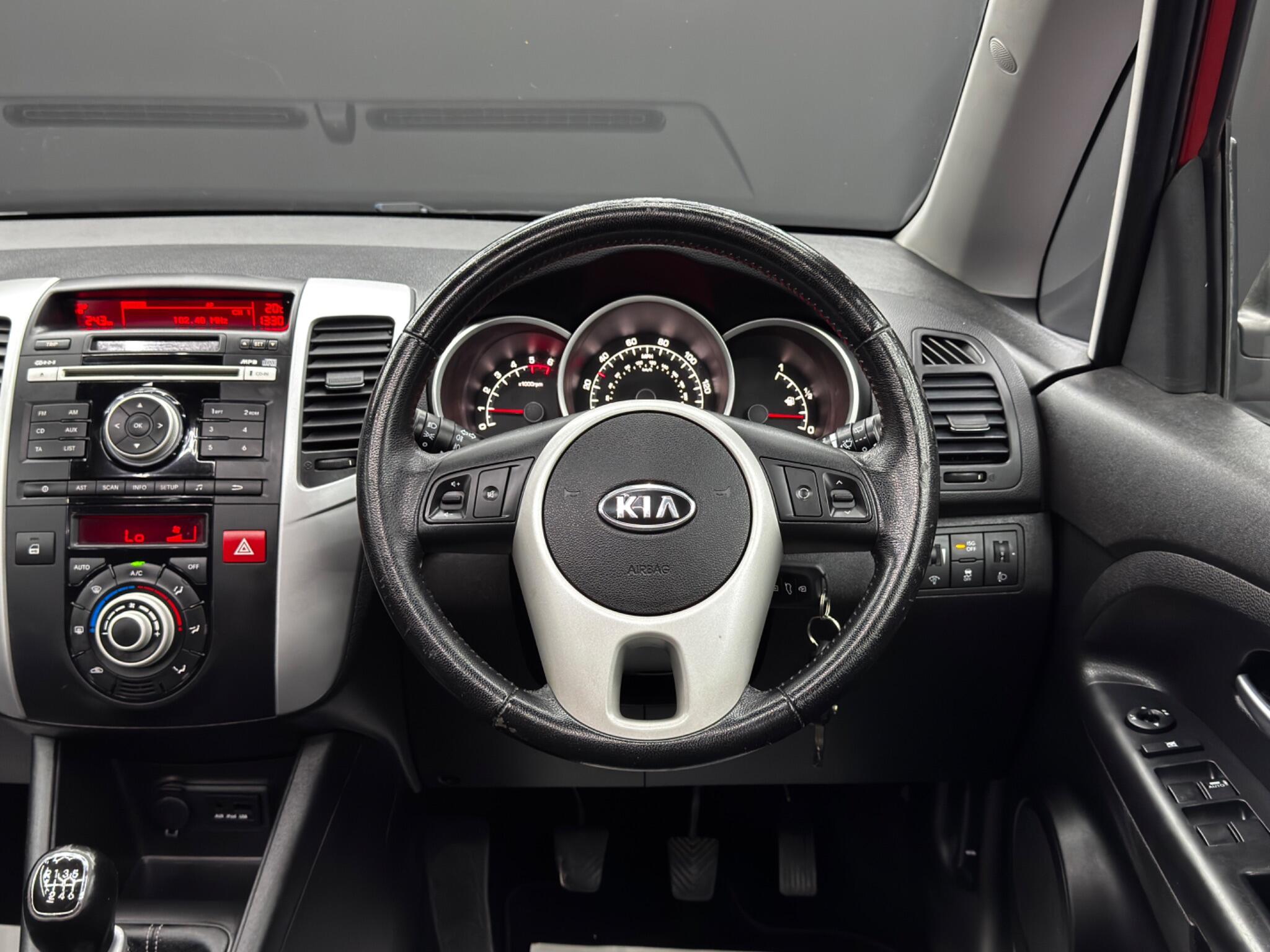 Kia Venga view 18