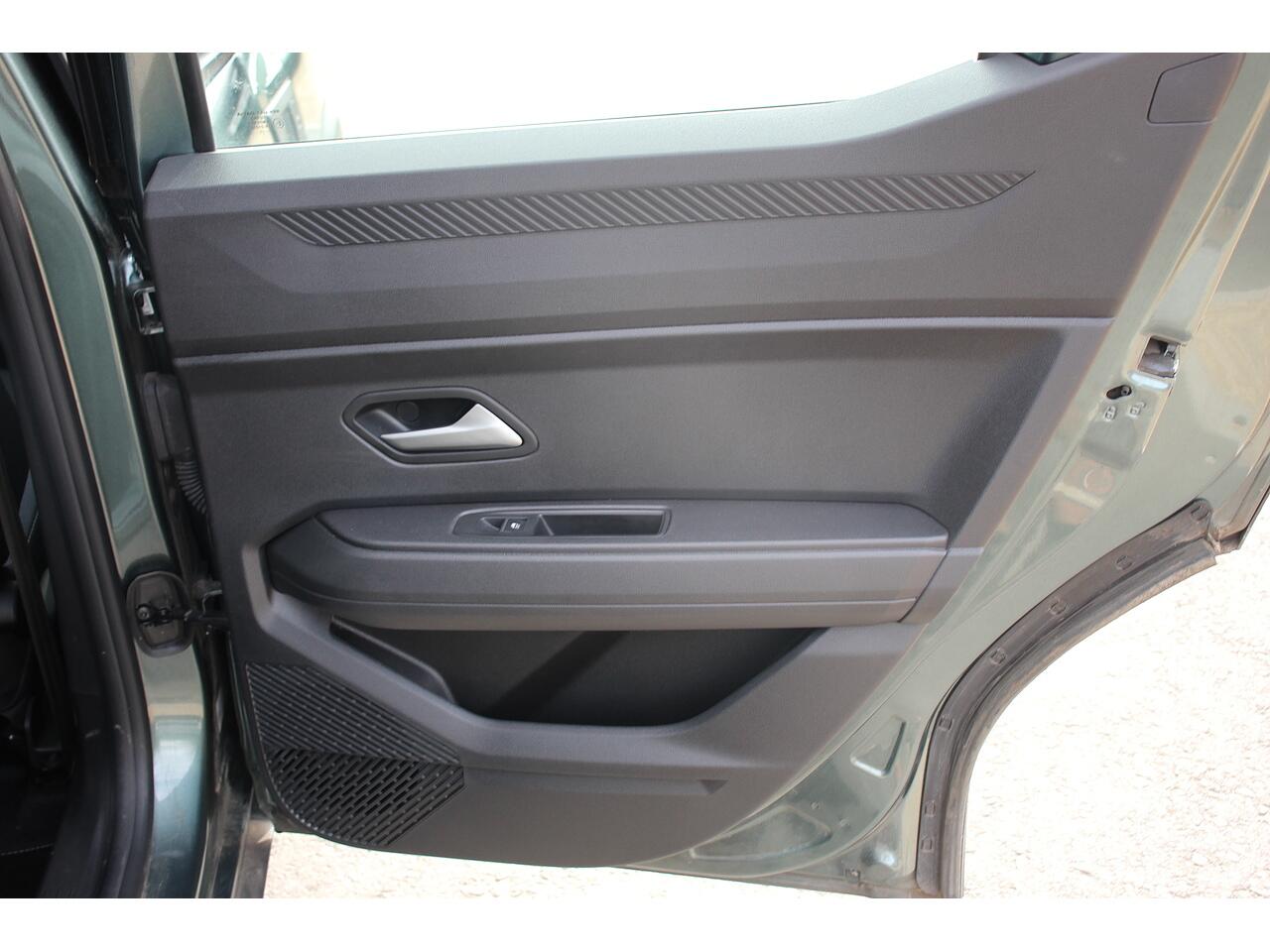 Dacia Duster view 34