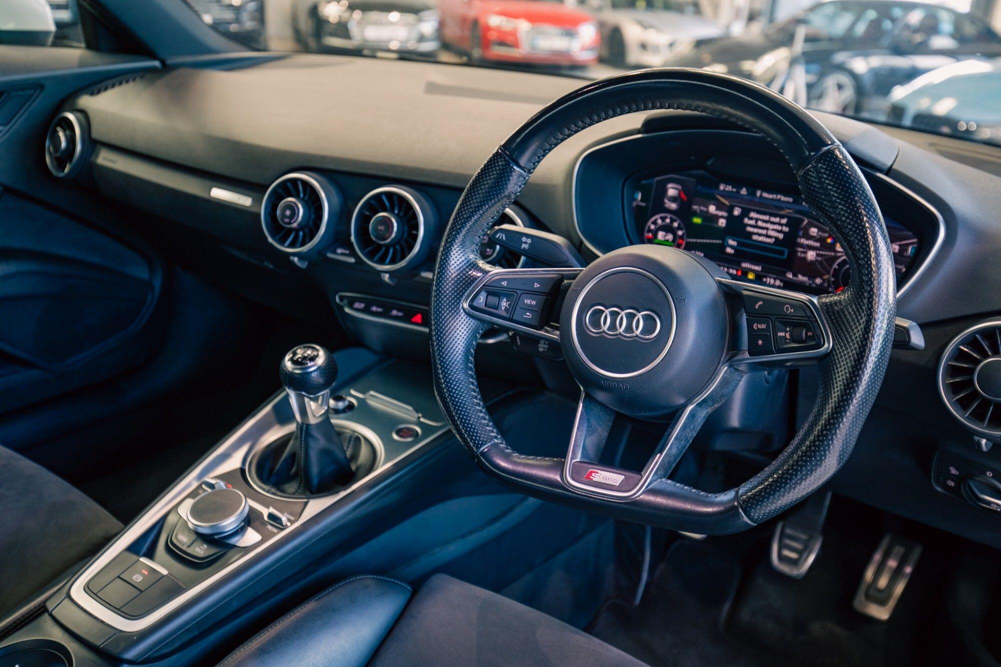 Audi TT view 9