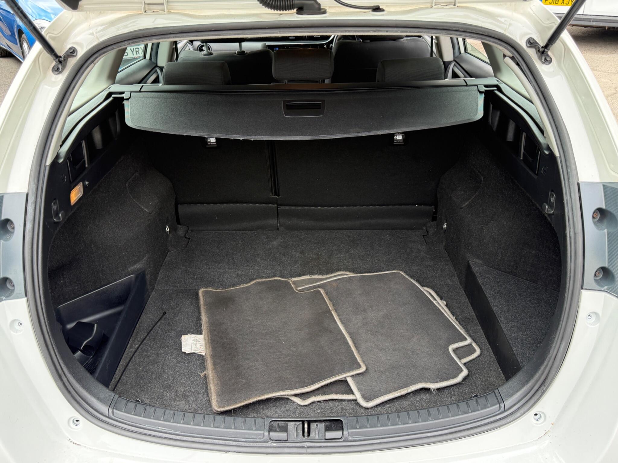 Toyota Auris - Image 39
