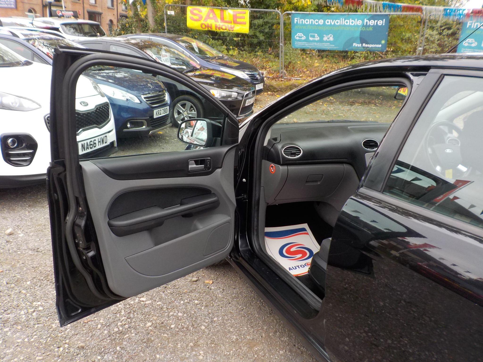 Ford Focus 1.8 Style 5dr