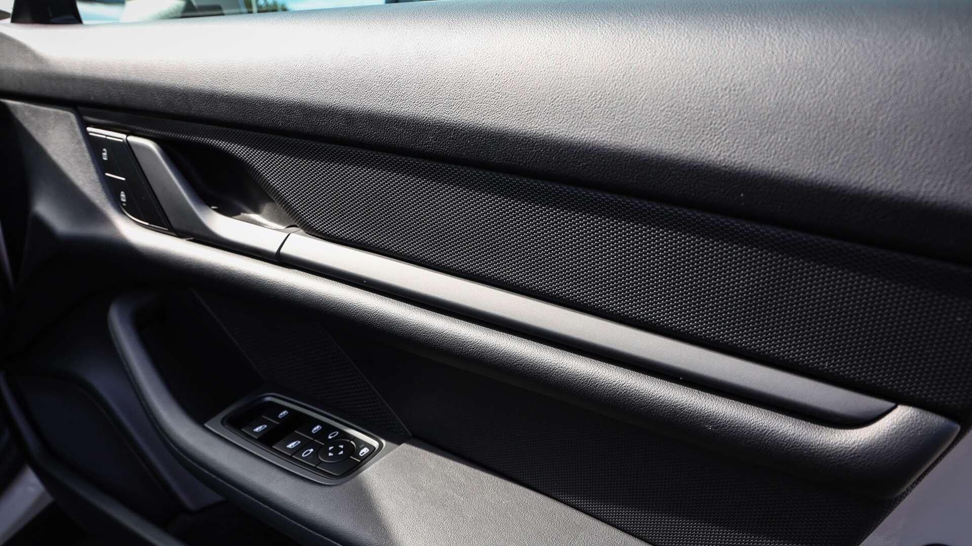Porsche Taycan view 26