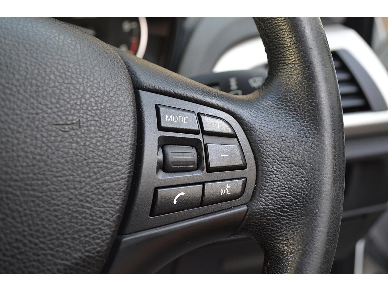 BMW 1 Series view 22