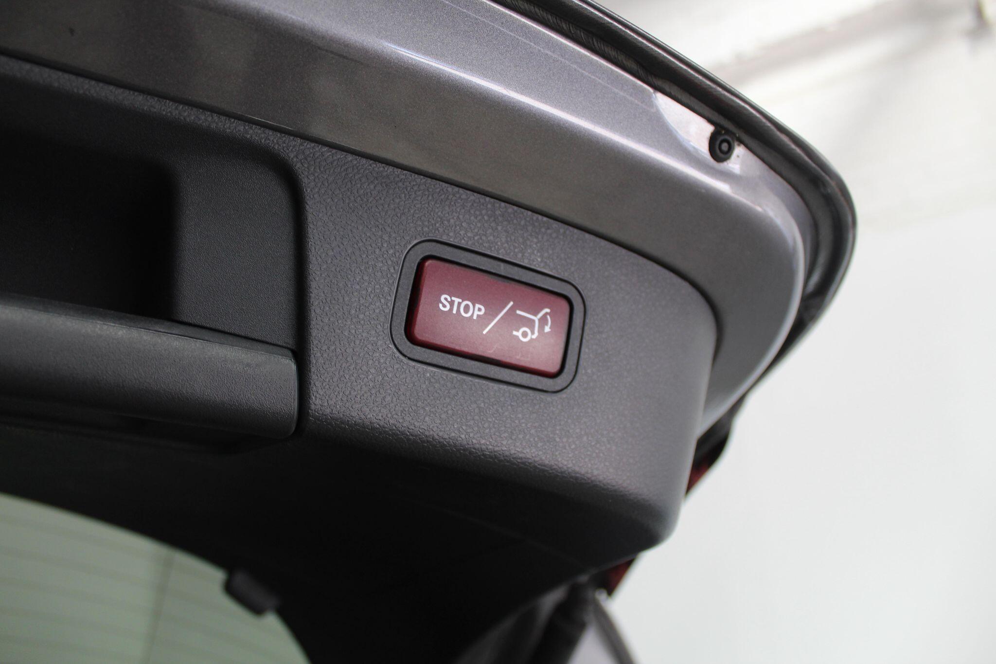 Mercedes-Benz Gla view 26