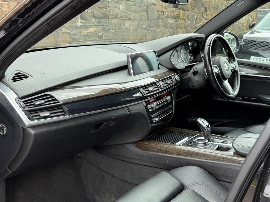 BMW X5 view 13