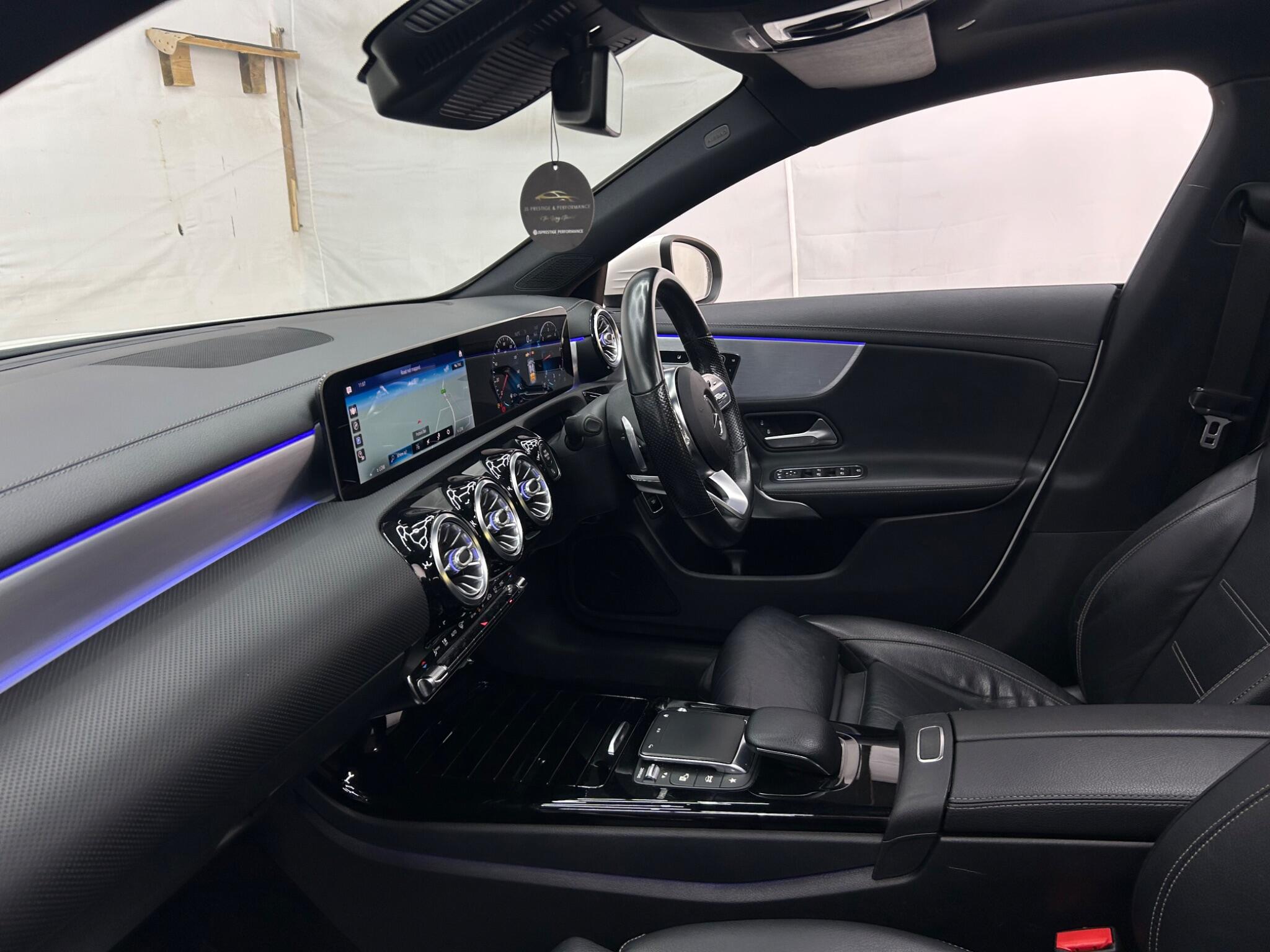 Mercedes-Benz Cla view 17