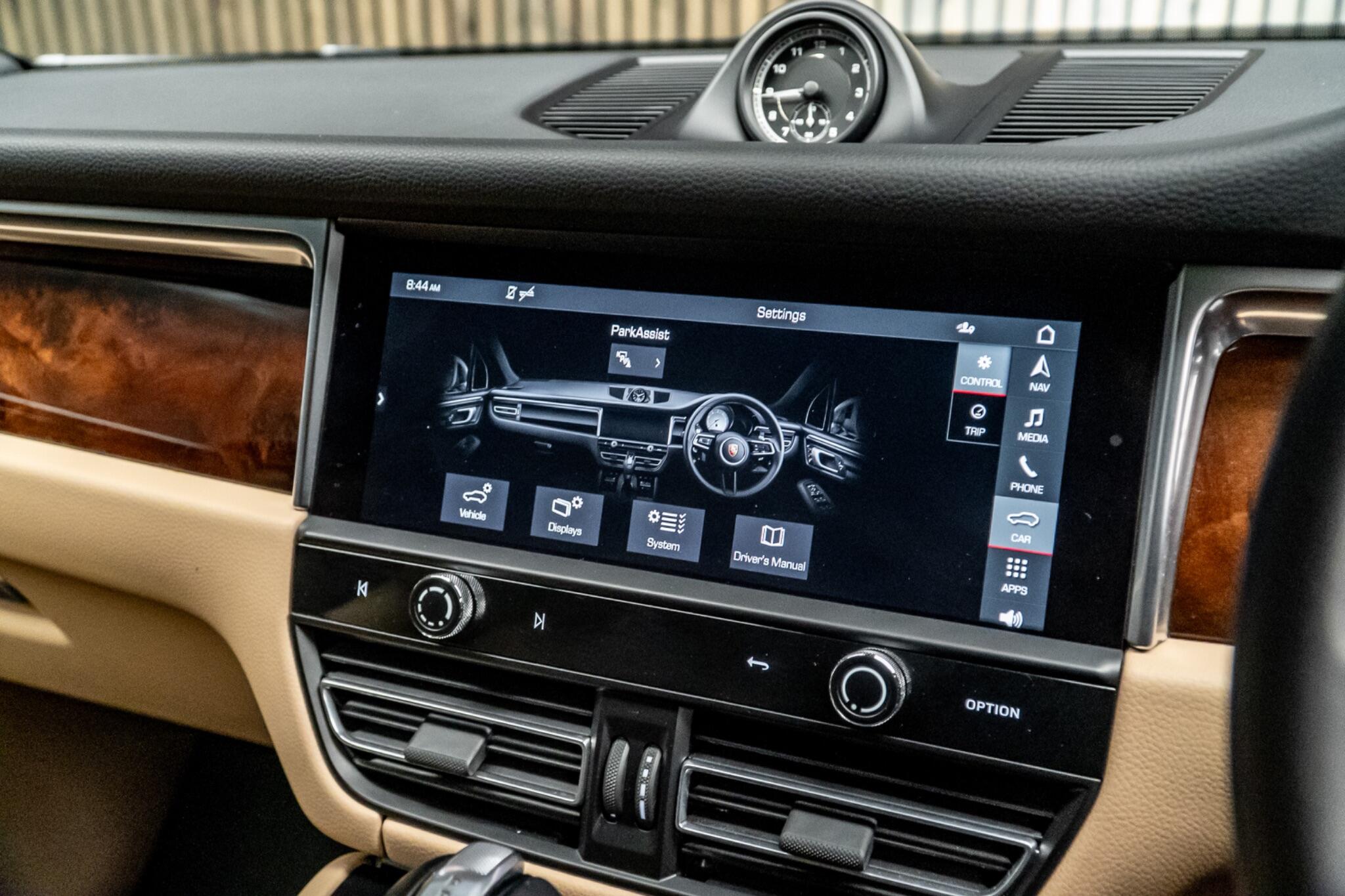 Porsche Macan view 30