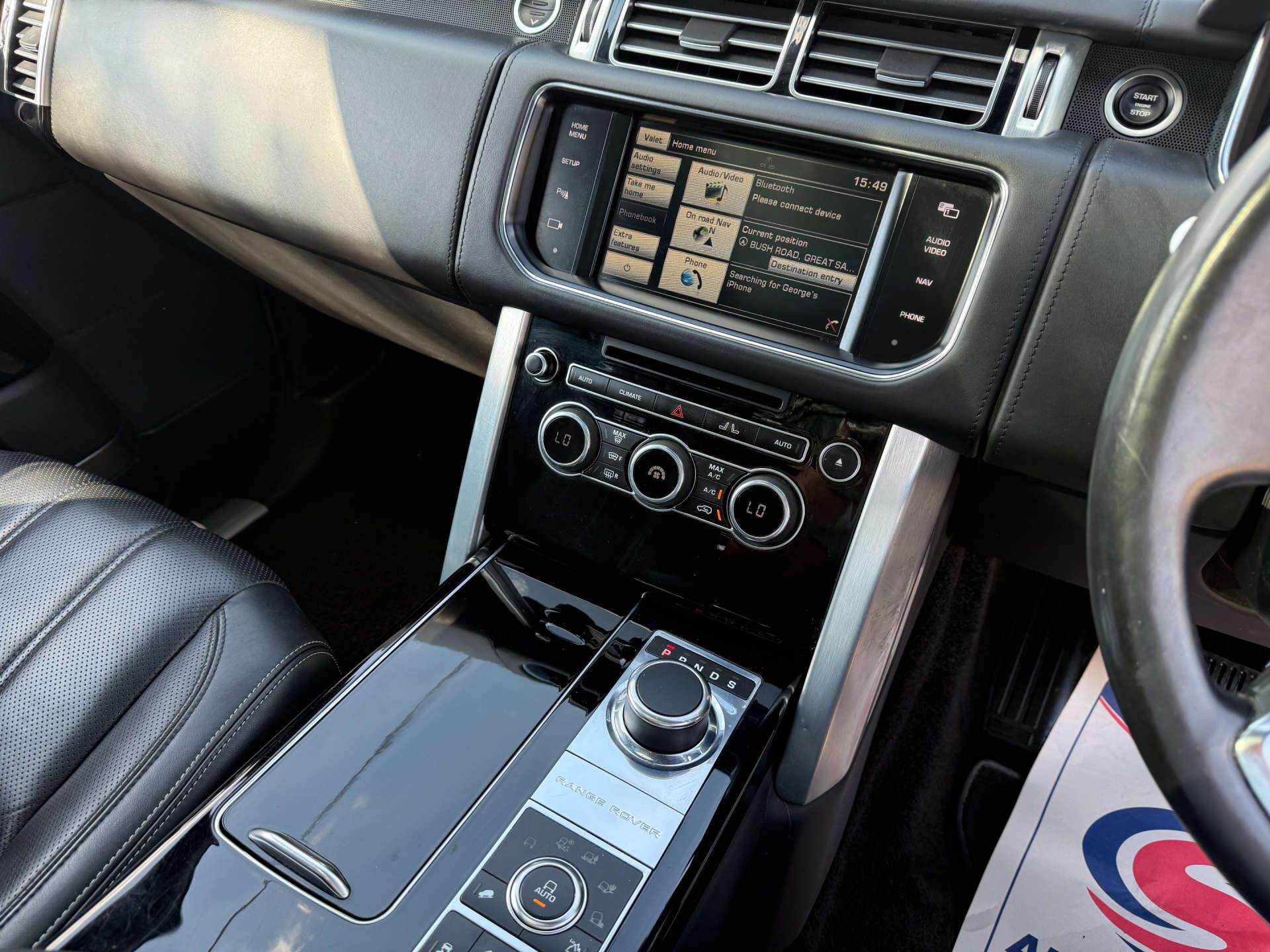 Land Rover Range Rover view 24