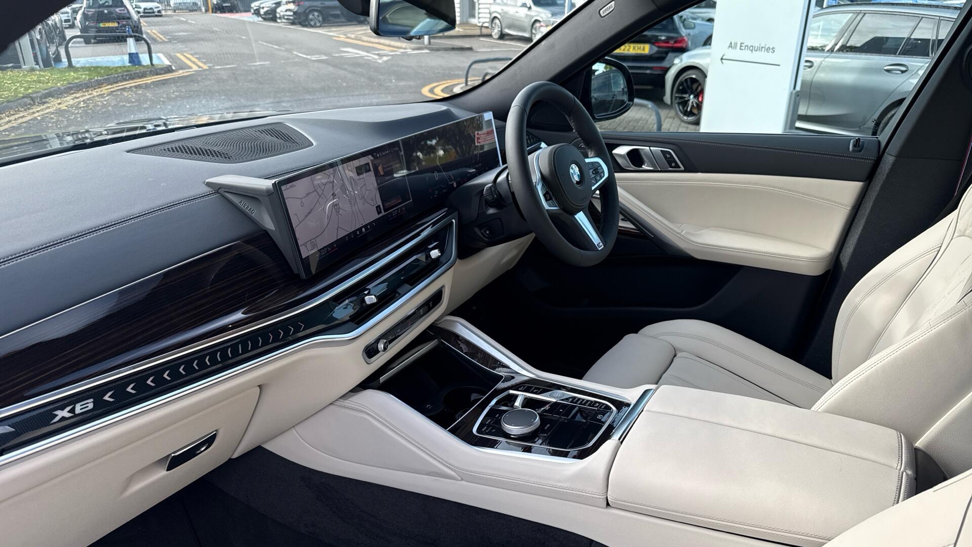 BMW X6 view 11