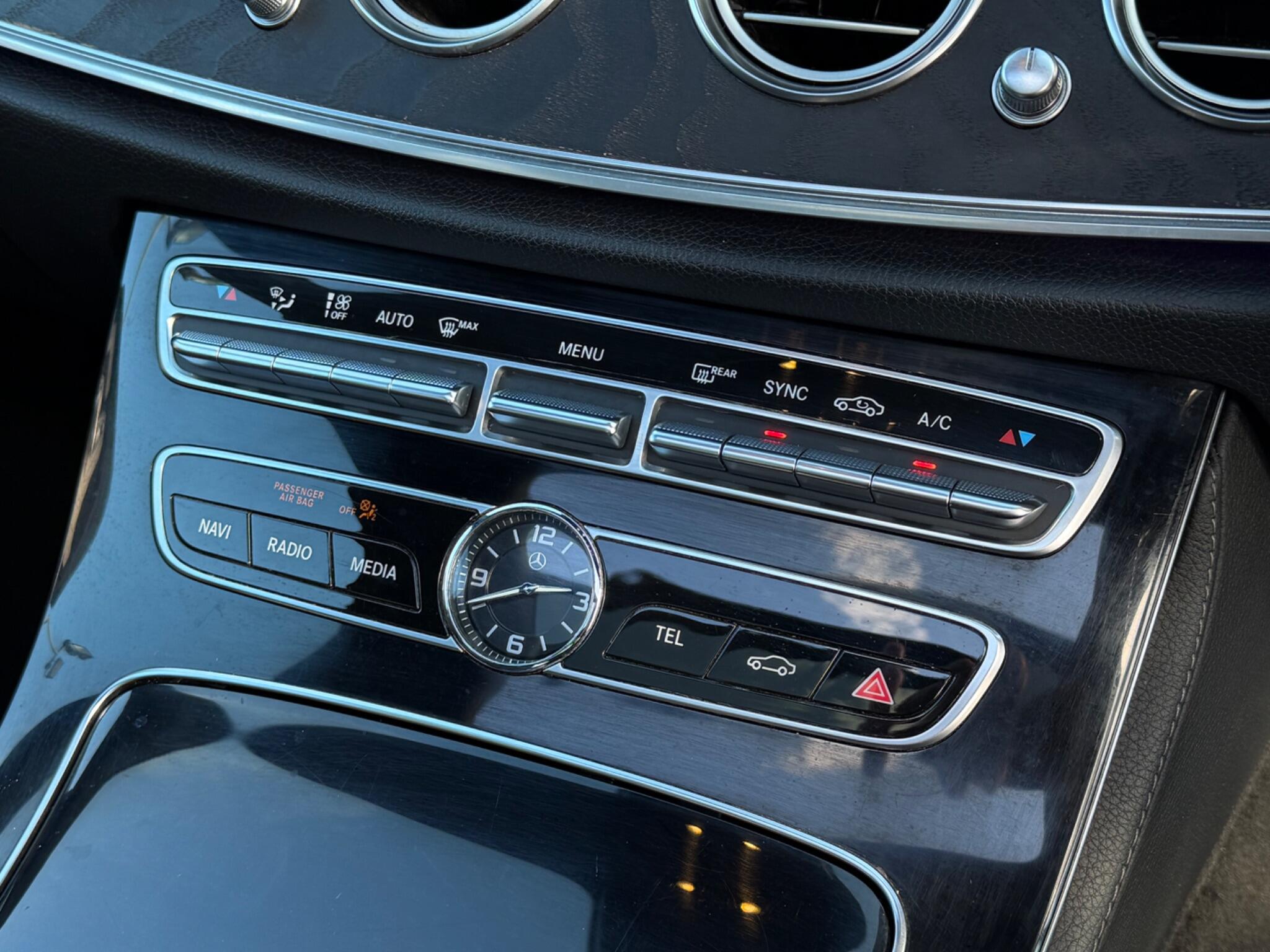 Mercedes-Benz E-Class view 40