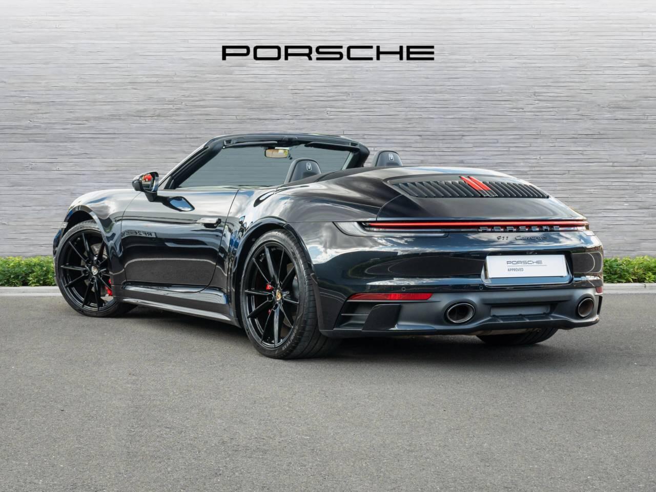 Porsche 911 view 3
