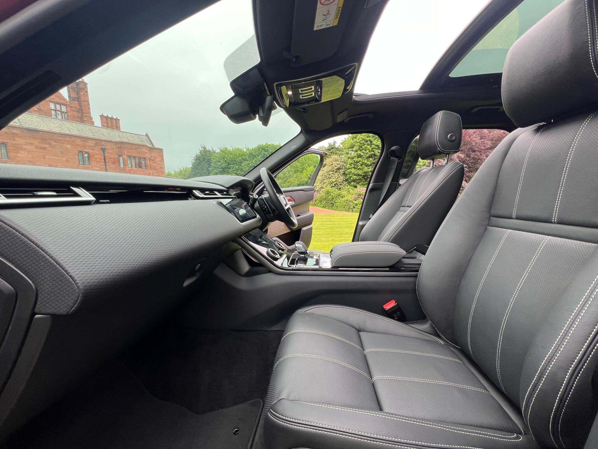 Land Rover Range Rover Velar view 4