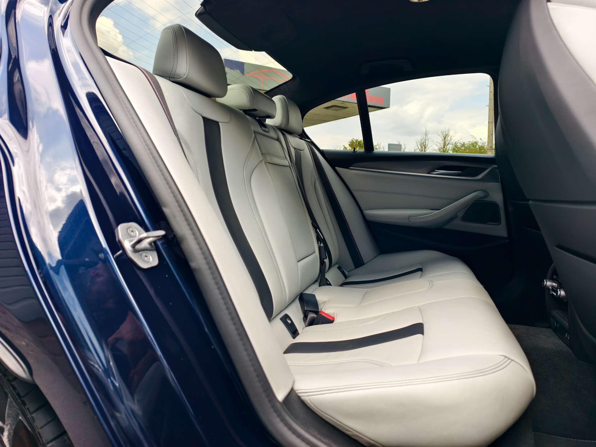 BMW M5 view 29