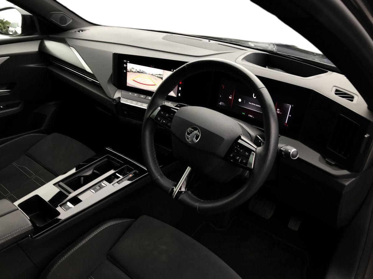 Vauxhall Astra view 3