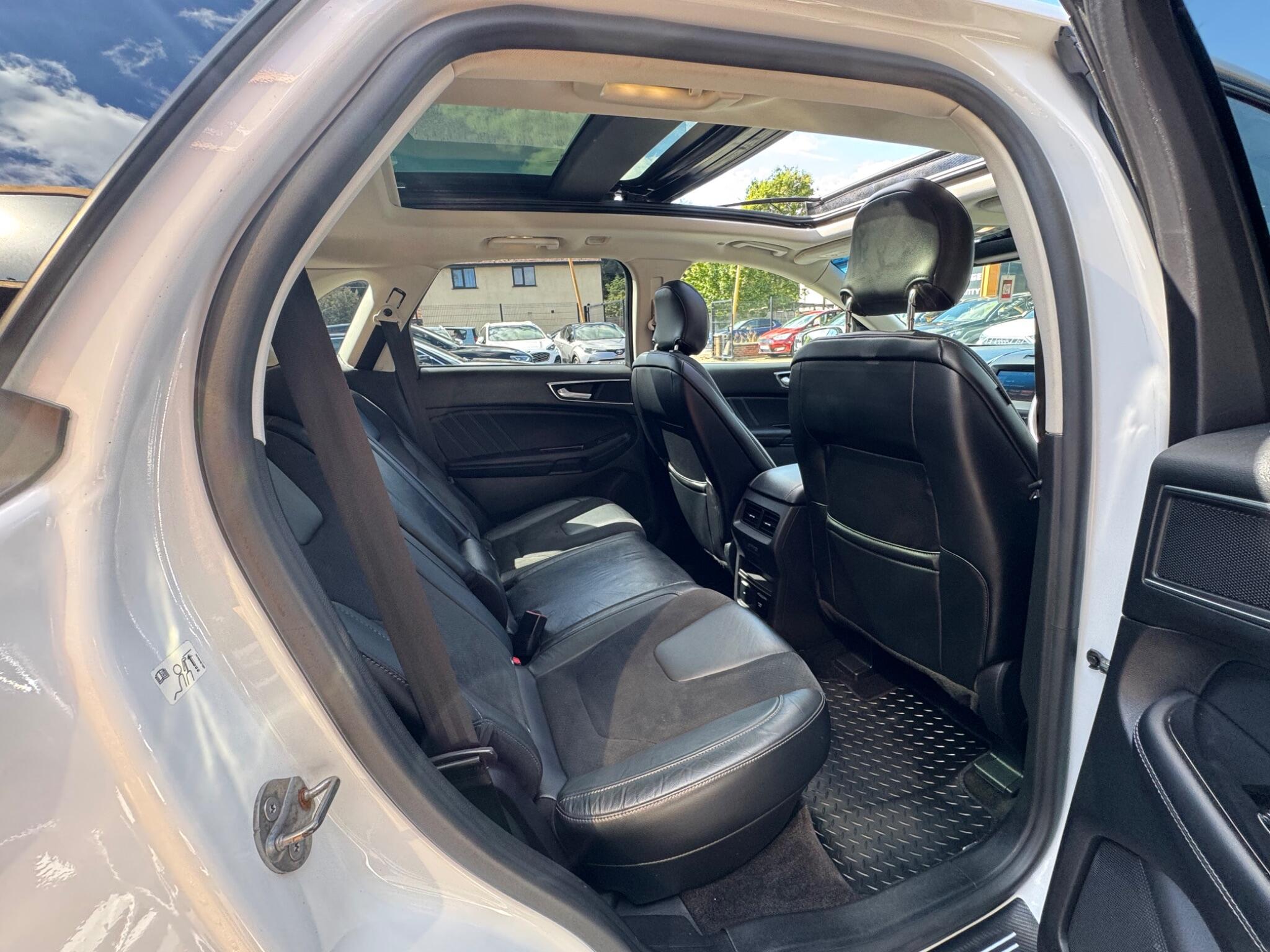 Ford Edge view 14