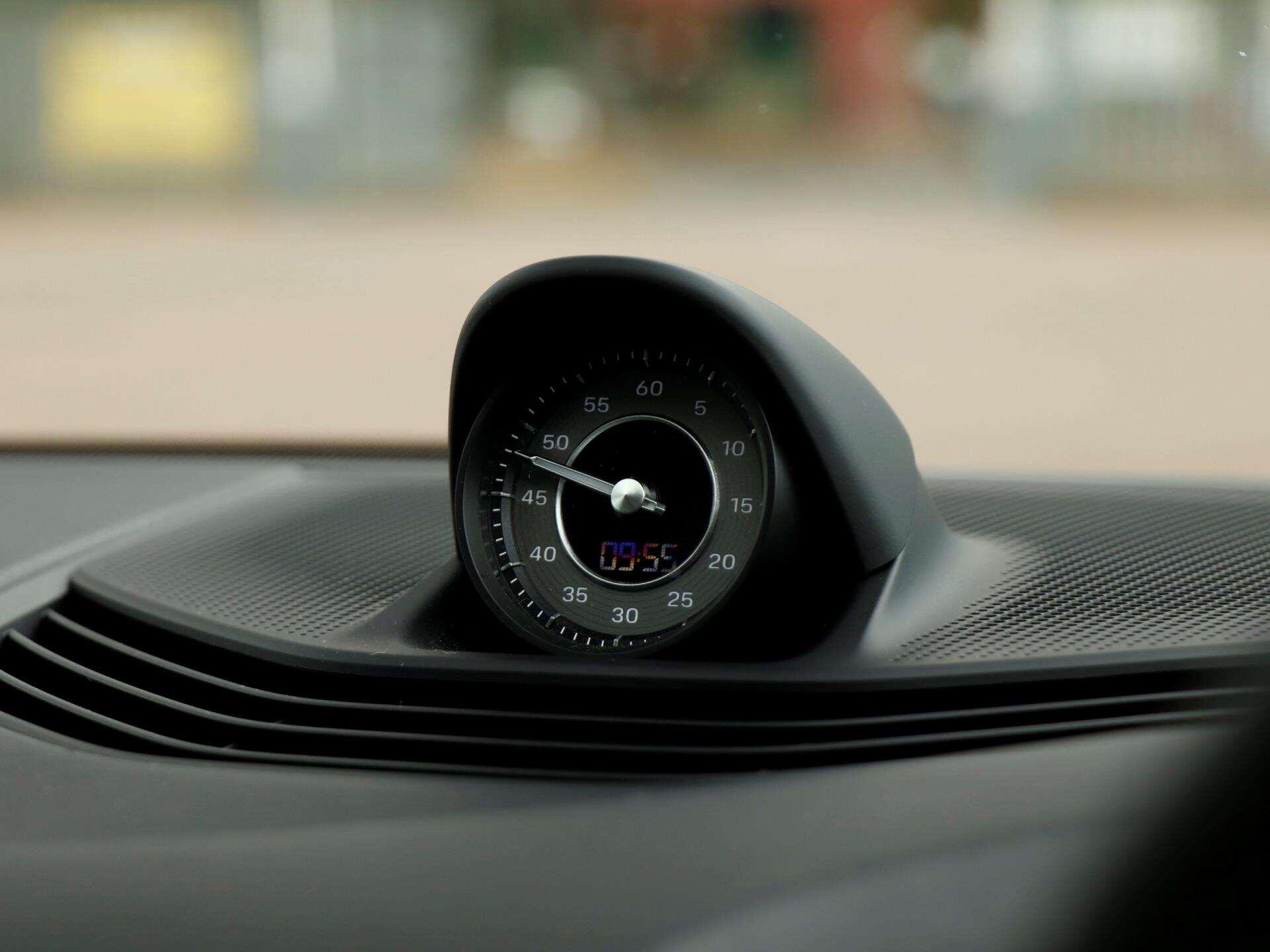 Porsche Taycan view 14