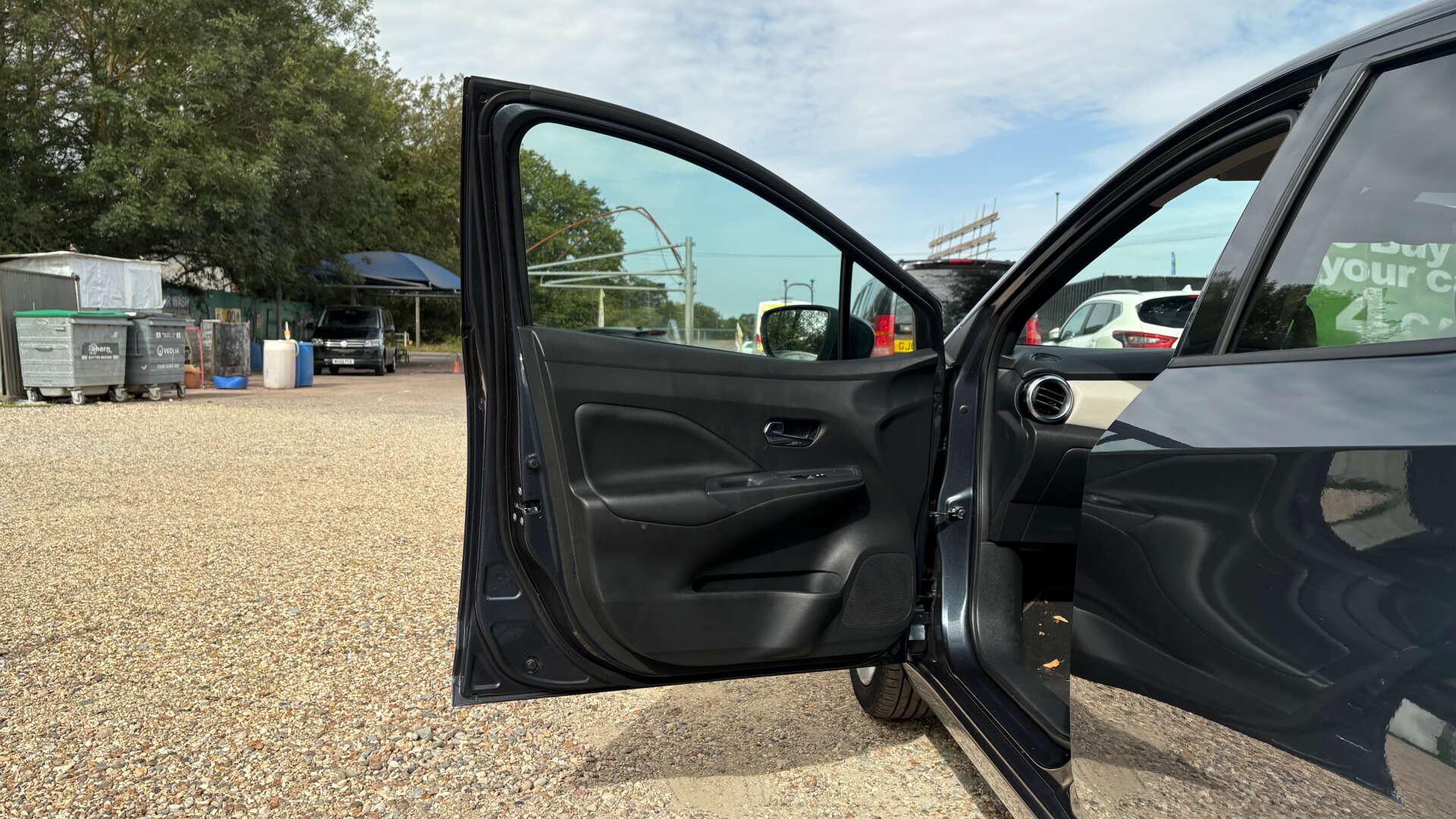 Nissan Micra view 33