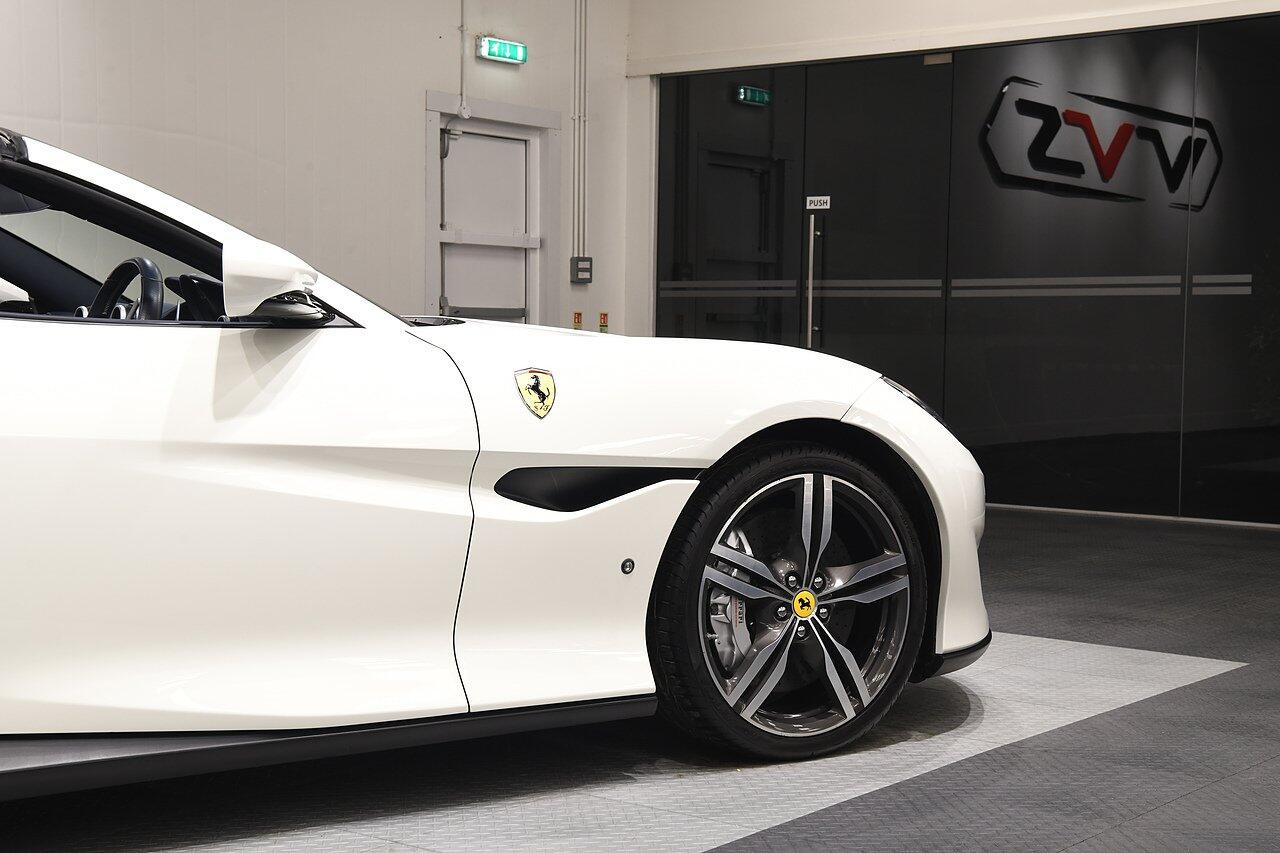 Ferrari Portofino view 36