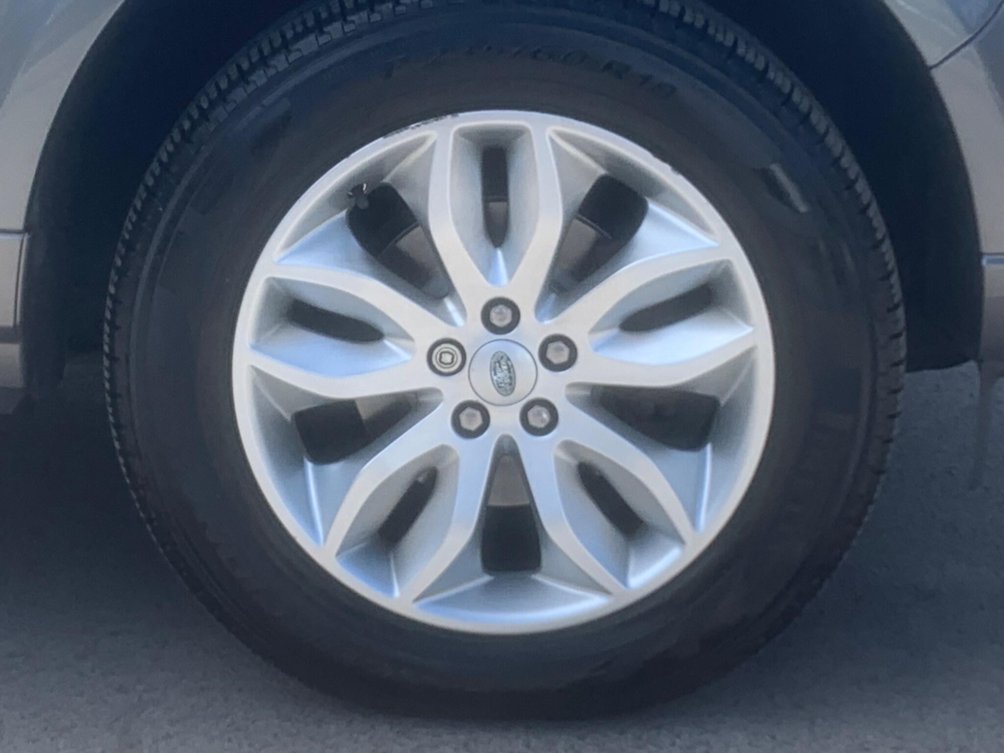 Land Rover Freelander 2 view 11